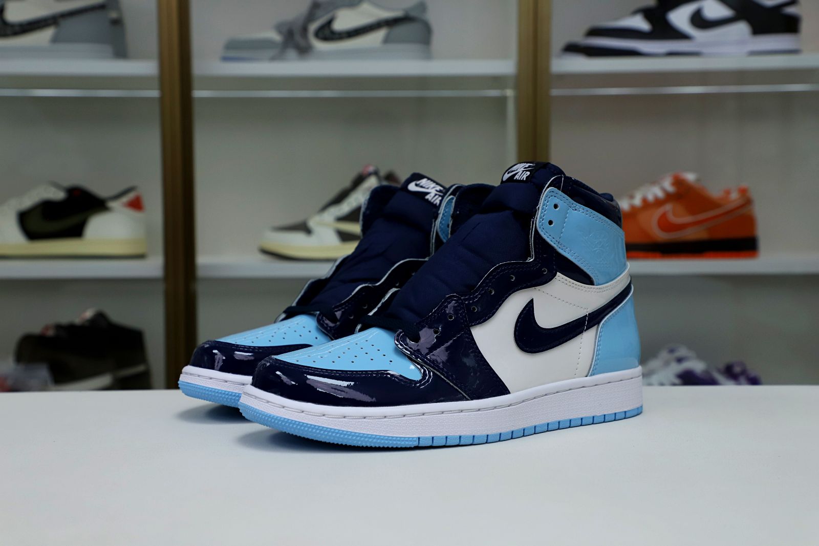 WMNS AIR JORDAN 1 RETRO HIGH OG 'BLUE CHILL' - finekick.vip