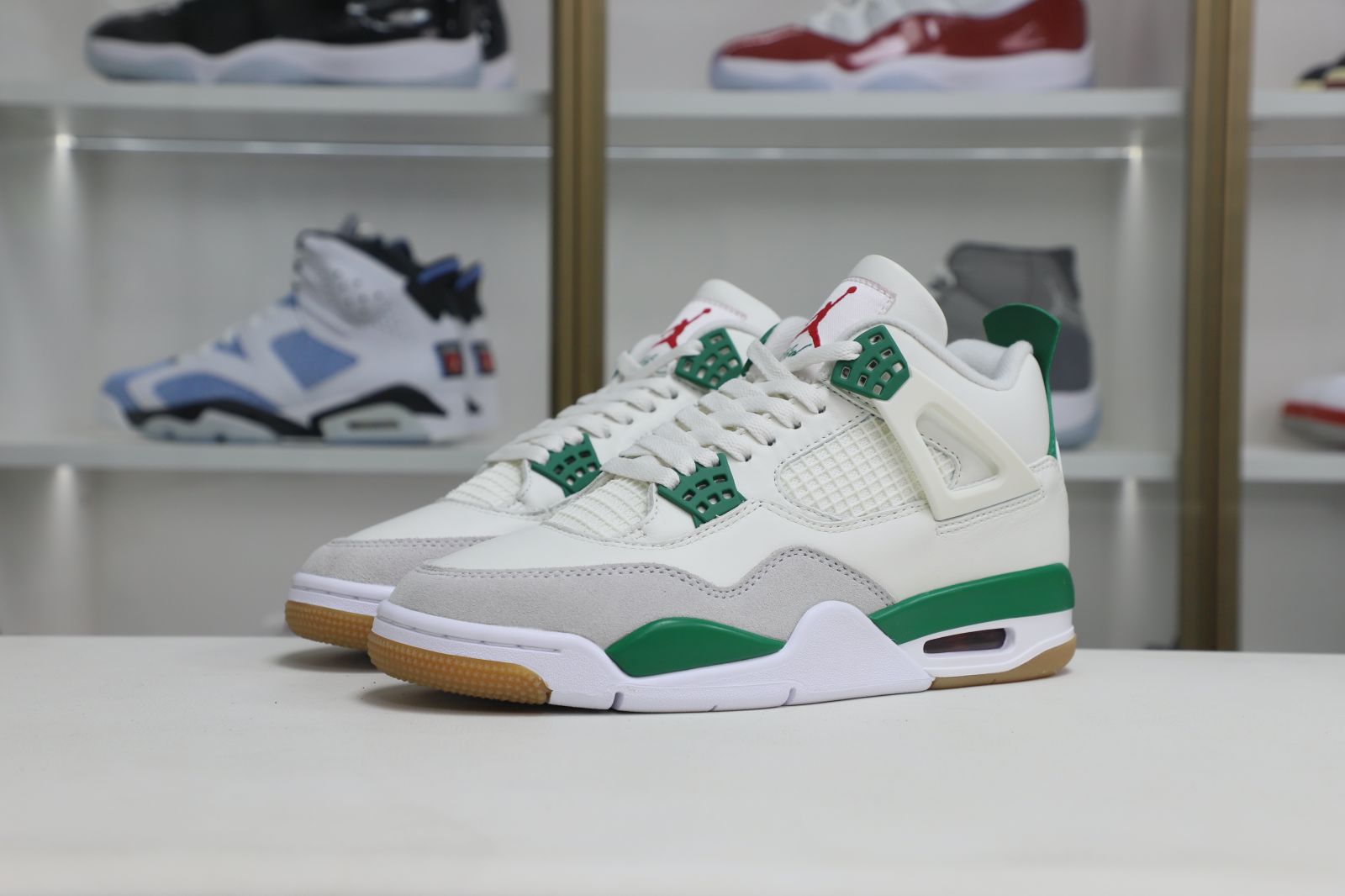 NIKE SB X AIR JORDAN 4 RETRO 'PINE GREEN' - finekick.vip
