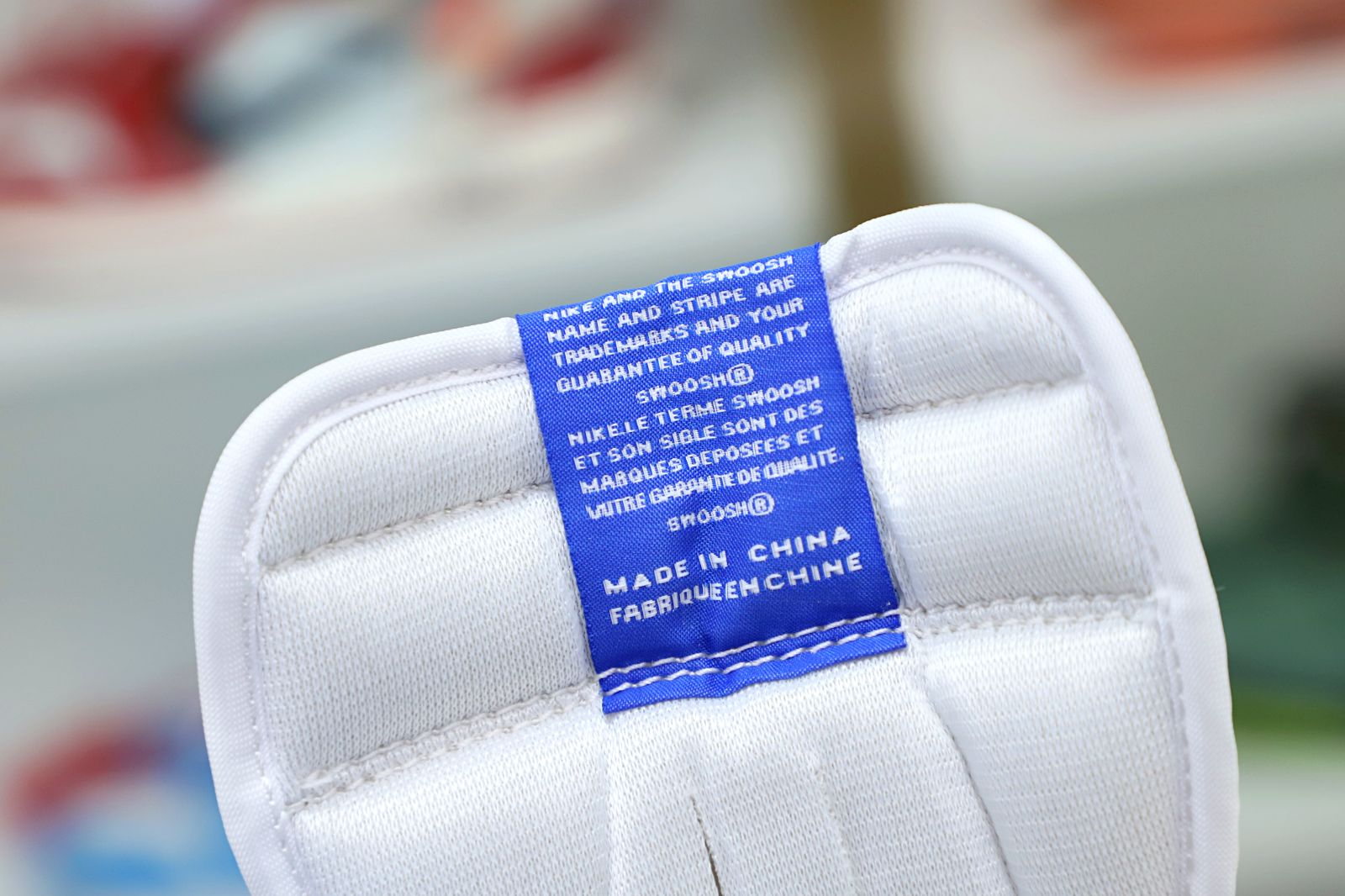 AIR JORDAN 1 RETRO HIGH OG 'HYPER ROYAL' - finekick.vip