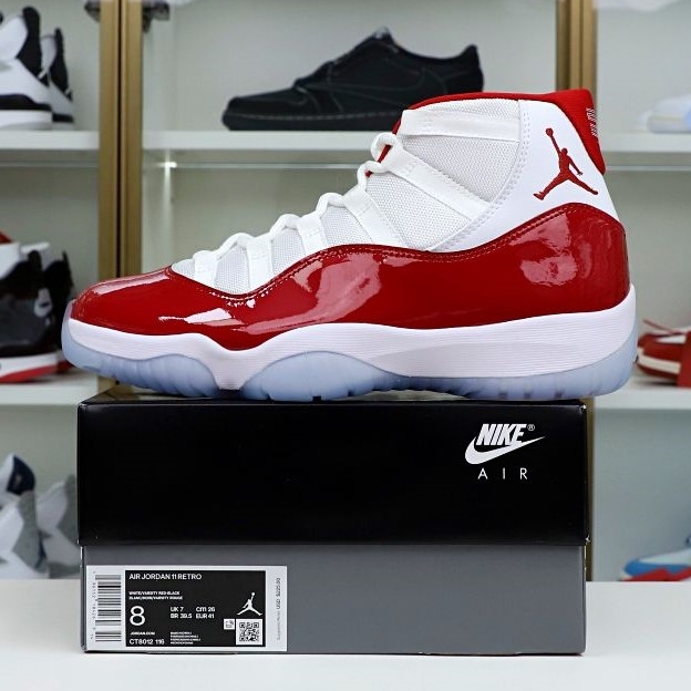 AIR JORDAN 11