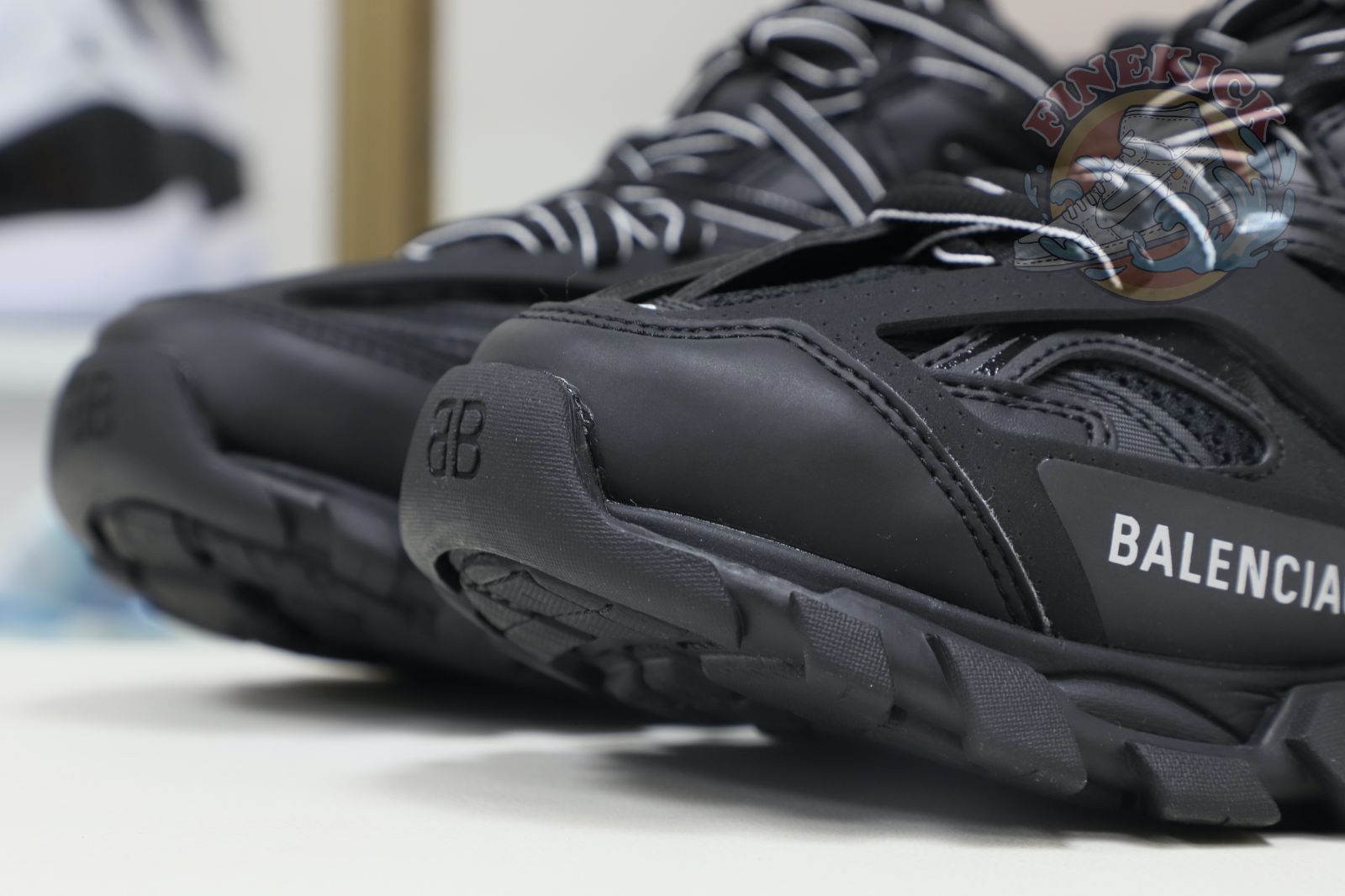 Balenciaga BLGA  Track(LED) - finekick.vip