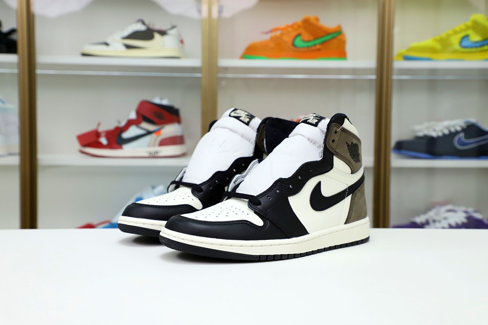 AIR JORDAN 1 RETRO HIGH OG 'DARK MOCHA' - finekick.vip