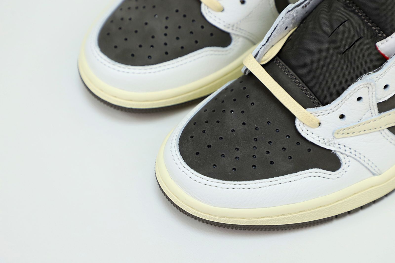 TRAVIS SCOTT X AIR JORDAN 1 LOW OG REVERSE MOCHA - finekick.vip