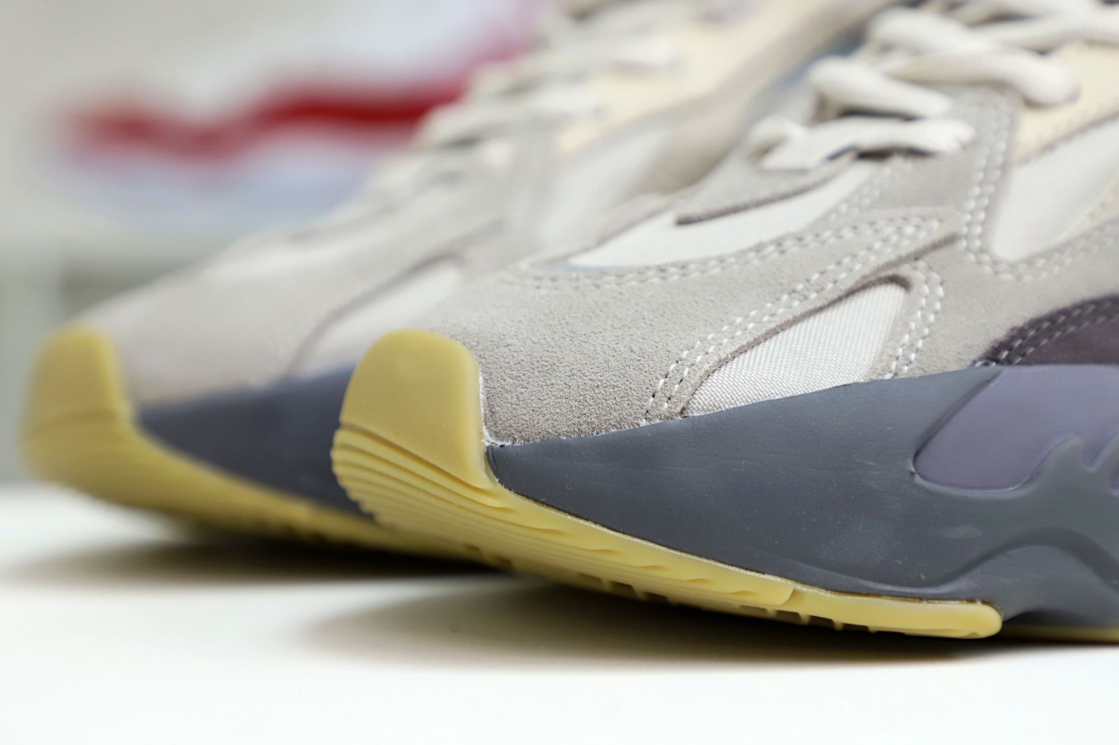 Yeezy boost 700 V2 Tephra - finekick.vip