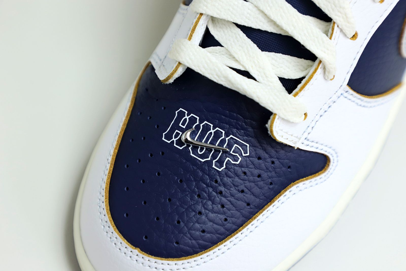 HUF x Nike Dunk Low - finekick.vip