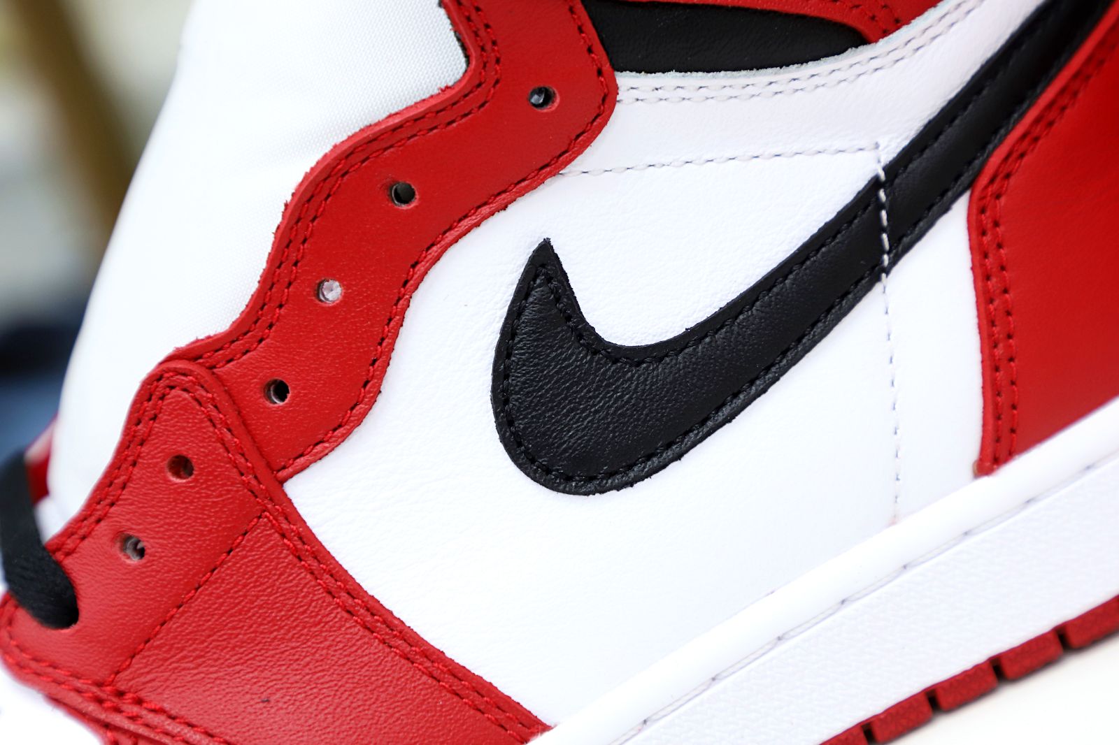 AIR JORDAN 1 RETRO HIGH OG 'CHICAGO' 2015 - finekick.vip
