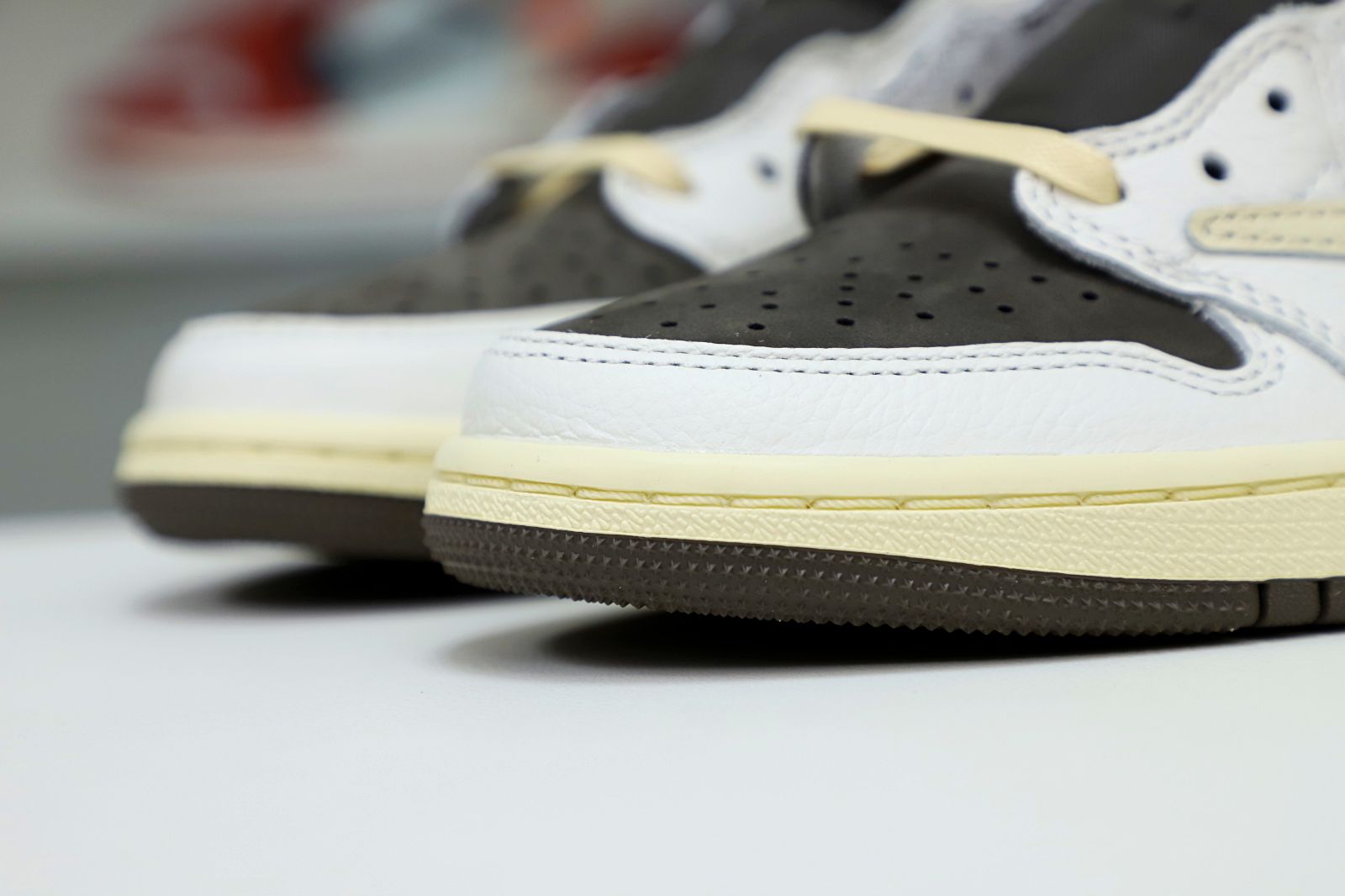 TRAVIS SCOTT X AIR JORDAN 1 LOW OG REVERSE MOCHA - finekick.vip