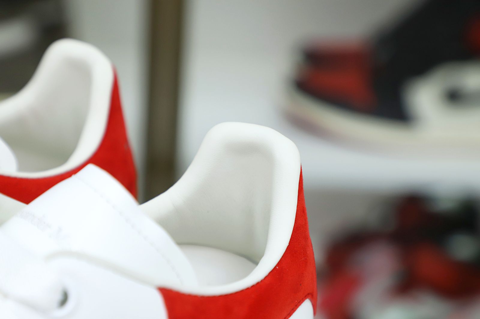ALXNDER MC MCQUEEN WHITE SMOOTH CALF LEATHER RED SUEDE - finekick.vip