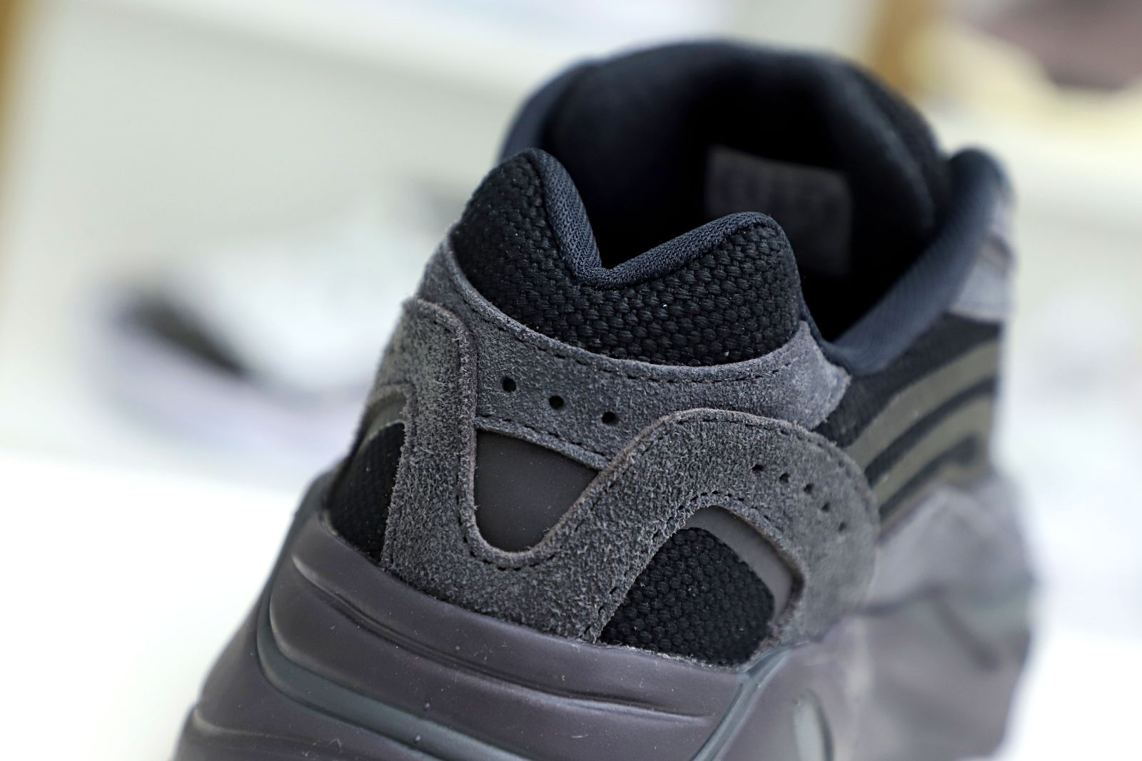 Yeezy Boost 700 V2 Vanta 2019 - finekick.vip