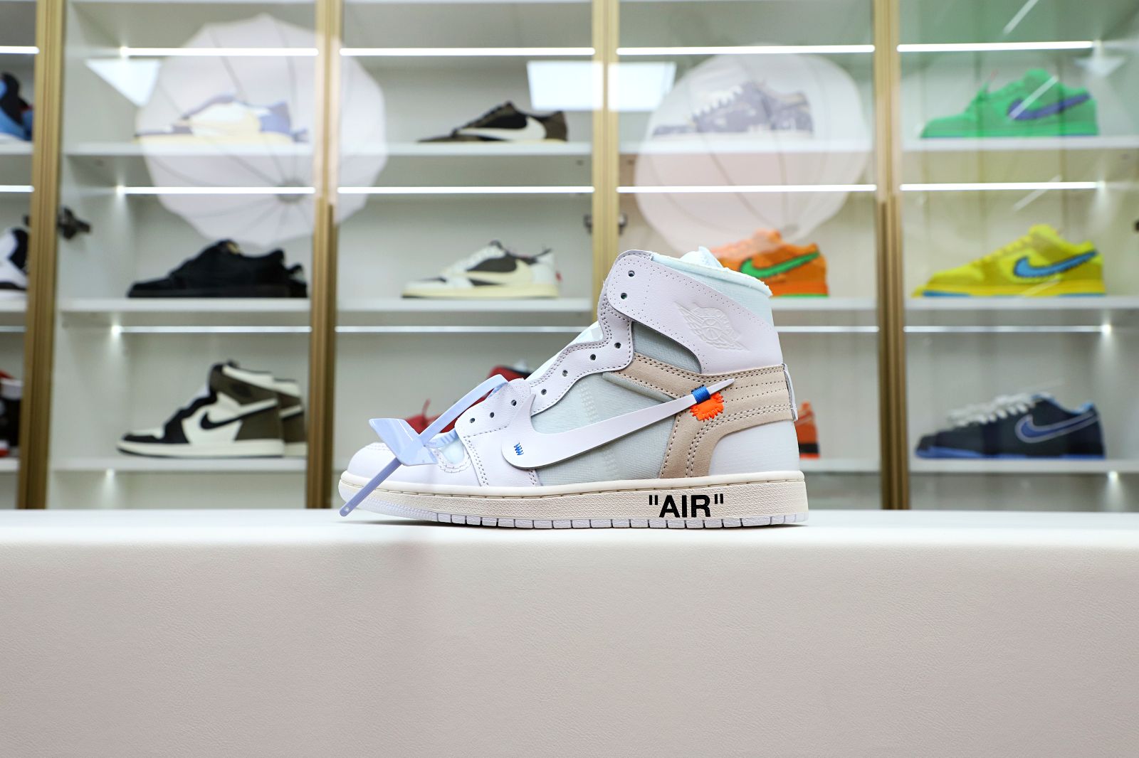 OFF-WHITE X AIR JORDAN 1 RETRO HIGH OG 'WHITE' 2018 - finekick.vip