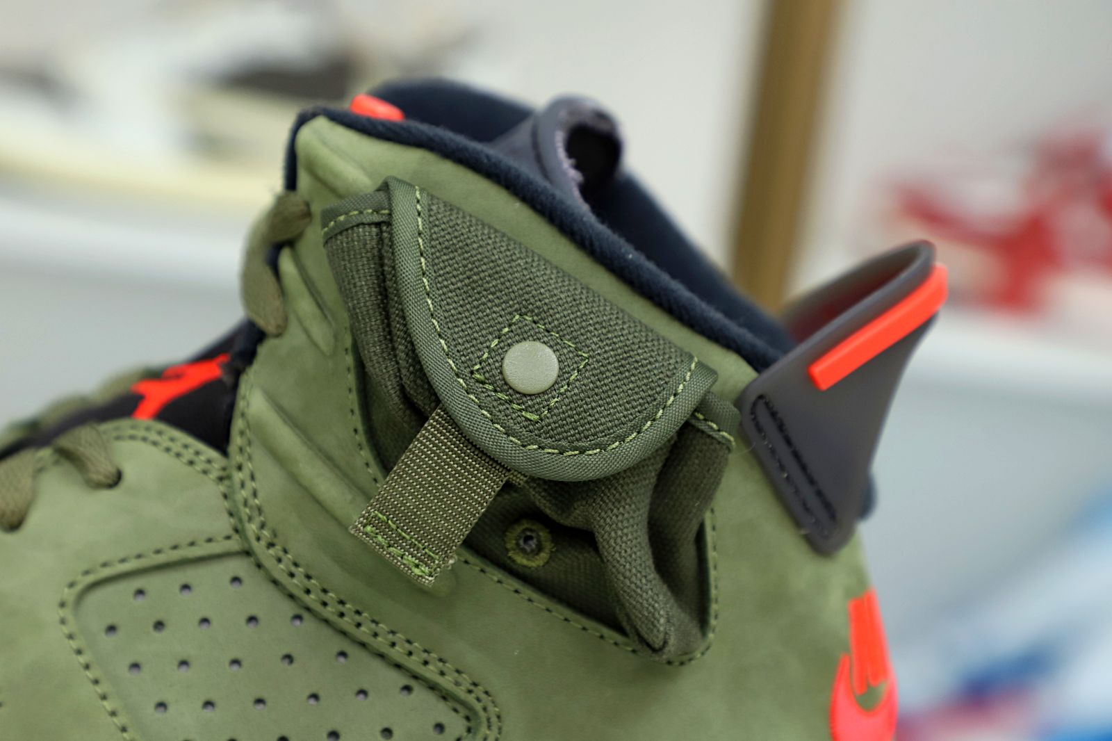 TRAVIS SCOTT X AIR JORDAN 6 RETRO 'OLIVE' - finekick.vip