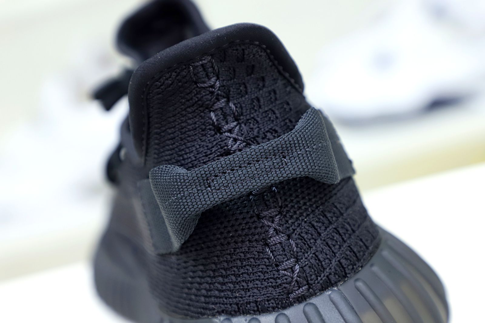 YEEZY BOOST 350 V2 ONYX - finekick.vip