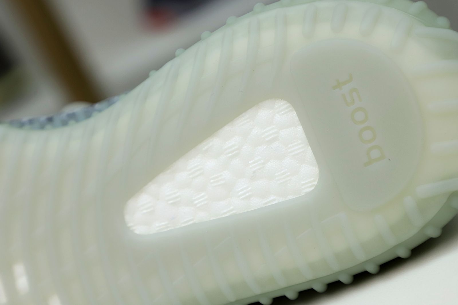YEEZY BOOST 350 V2 'ASH BLUE - finekick.vip