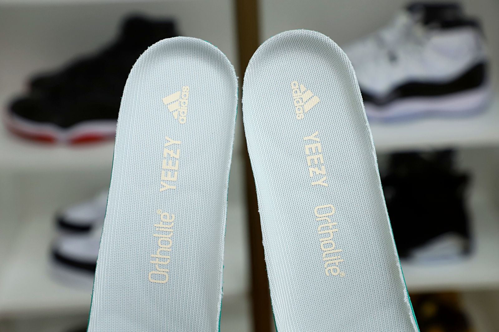 YEEZY BOOST 700 'ANALOG' - finekick.vip