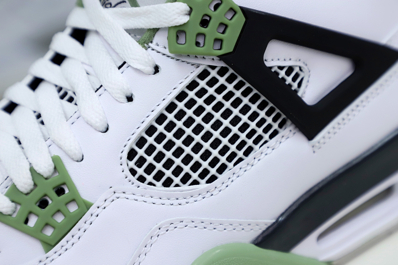 AIR JORDAN 4