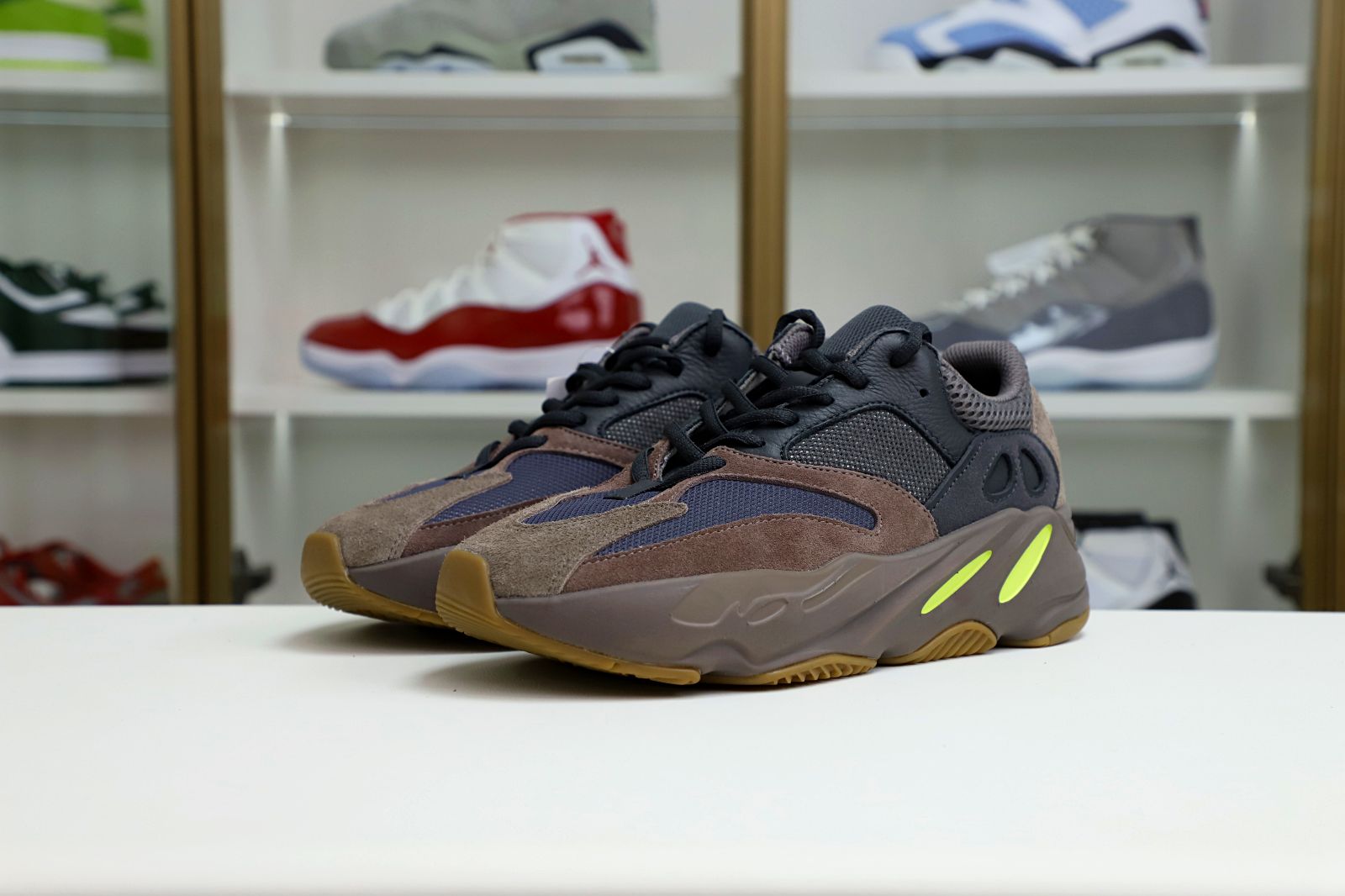 YEEZY BOOST 700 'MAUVE' - finekick.vip