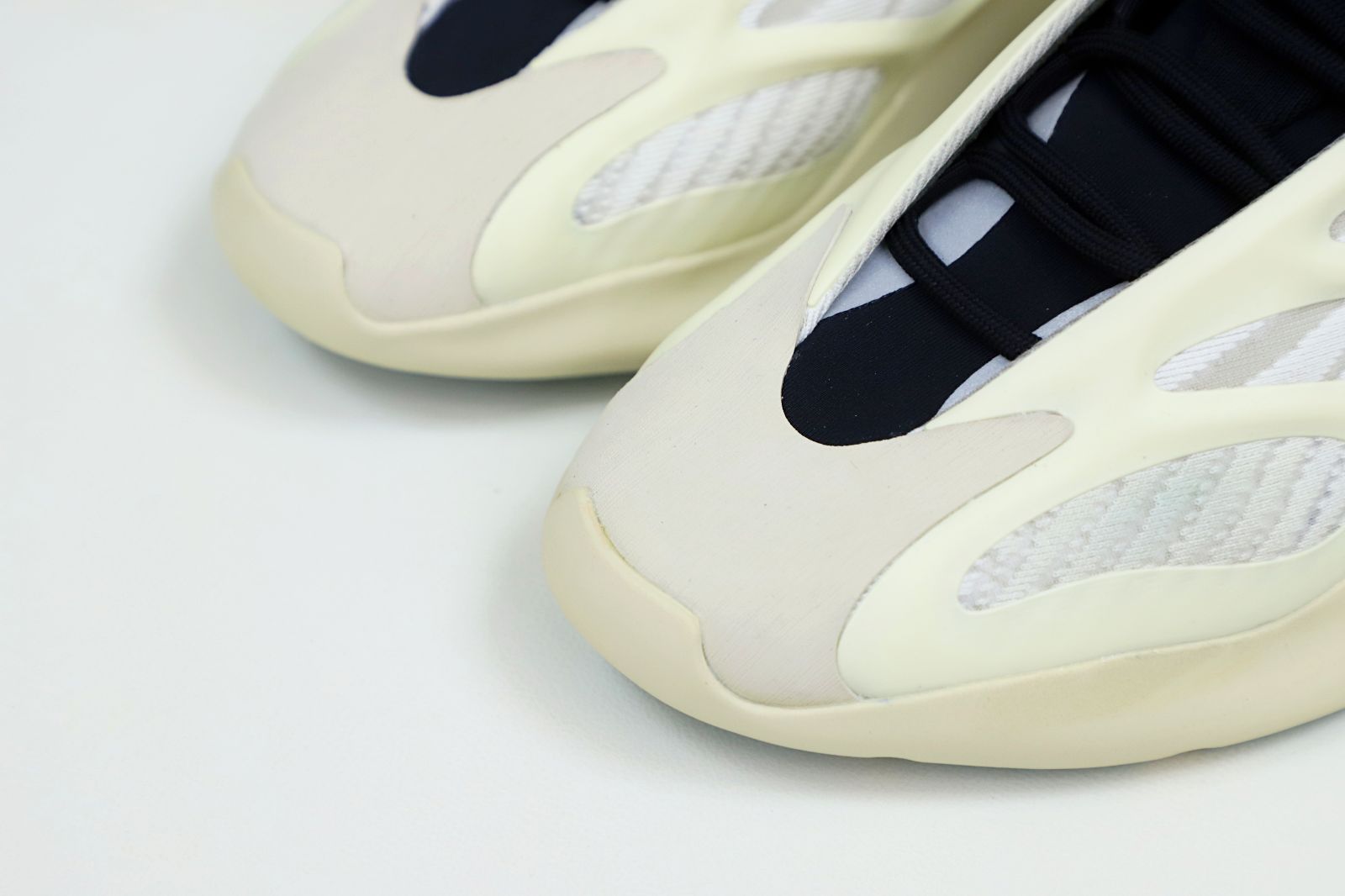 YEEZY 700 V3 'AZAEL' - finekick.vip