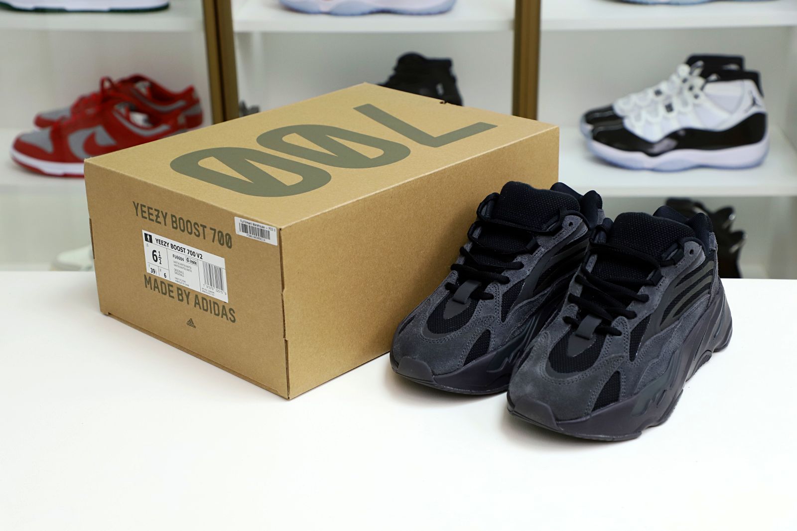 Yeezy Boost 700 V2 Vanta 2019 - finekick.vip