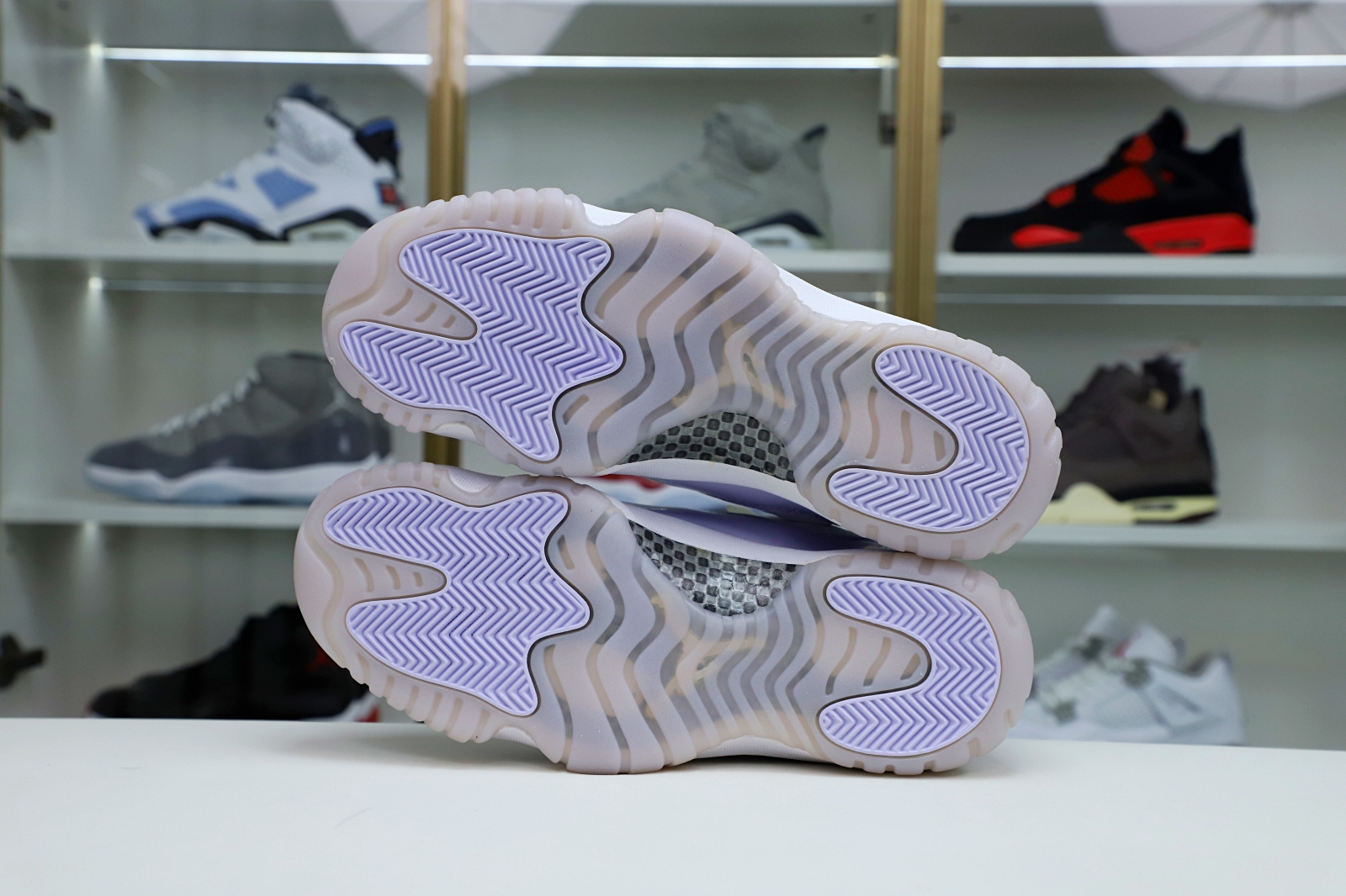 AIR JORDAN 11 LOW PURE VIOLET - finekick.vip