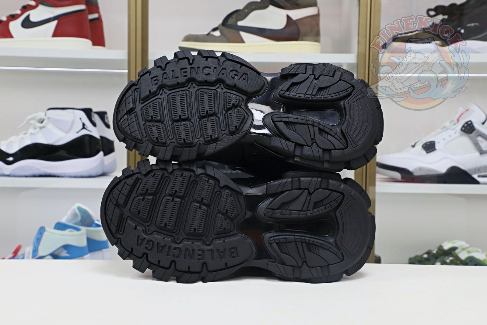 Balenciaga BLGA - finekick.vip