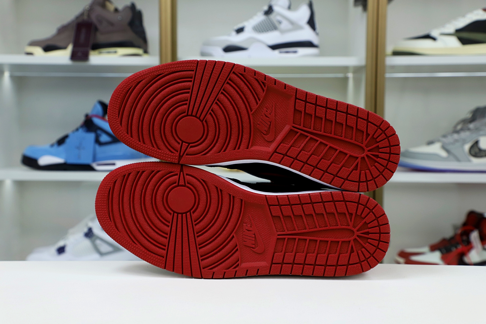AIR JORDAN 1 RETRO HIGH OG 'BRED' - finekick.vip