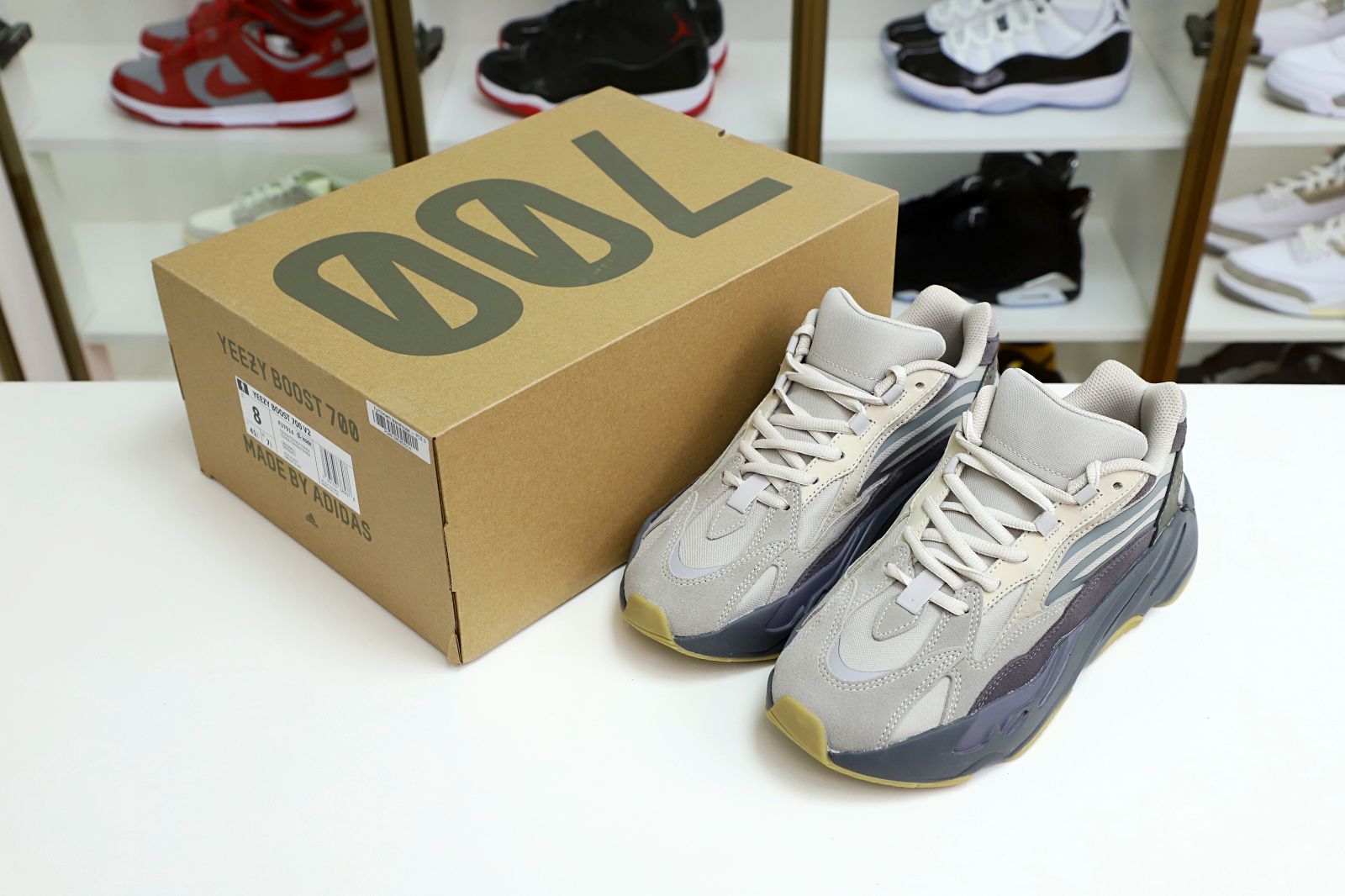 Yeezy boost 700 V2 Tephra - finekick.vip