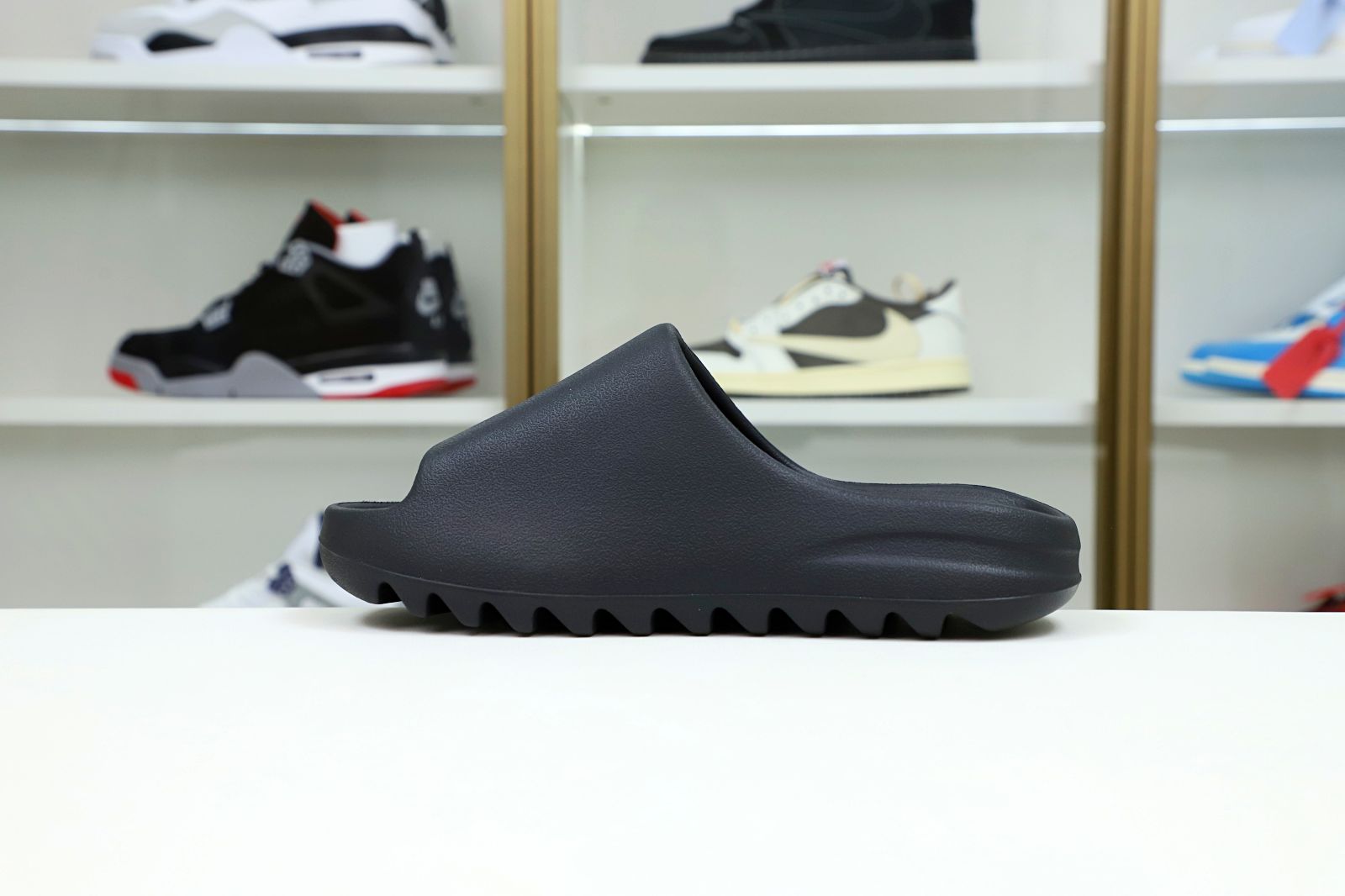 YEEZY SLIDE ONYX - finekick.vip