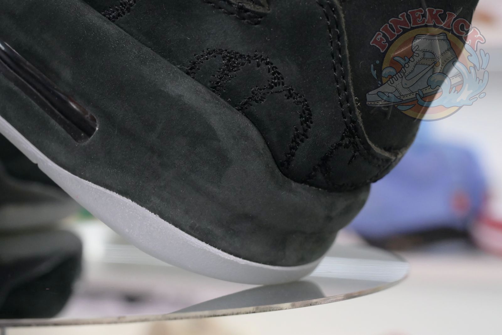 Air Jordan 4 kaws black - finekick.vip