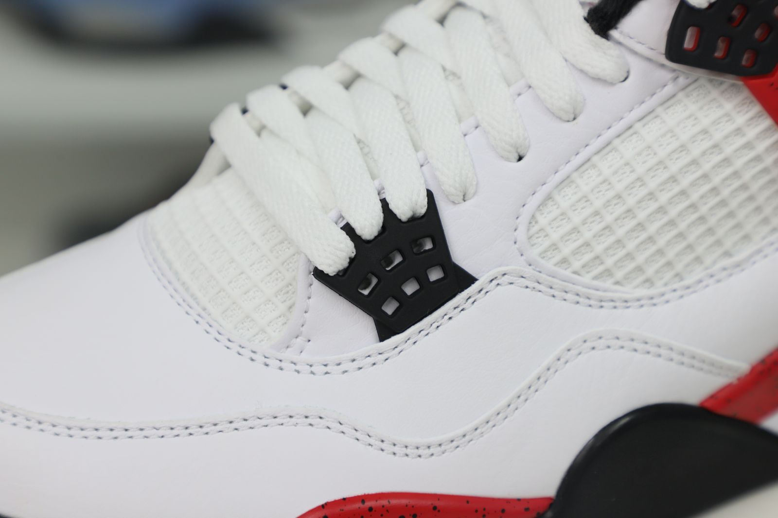 Air Jordan 4
