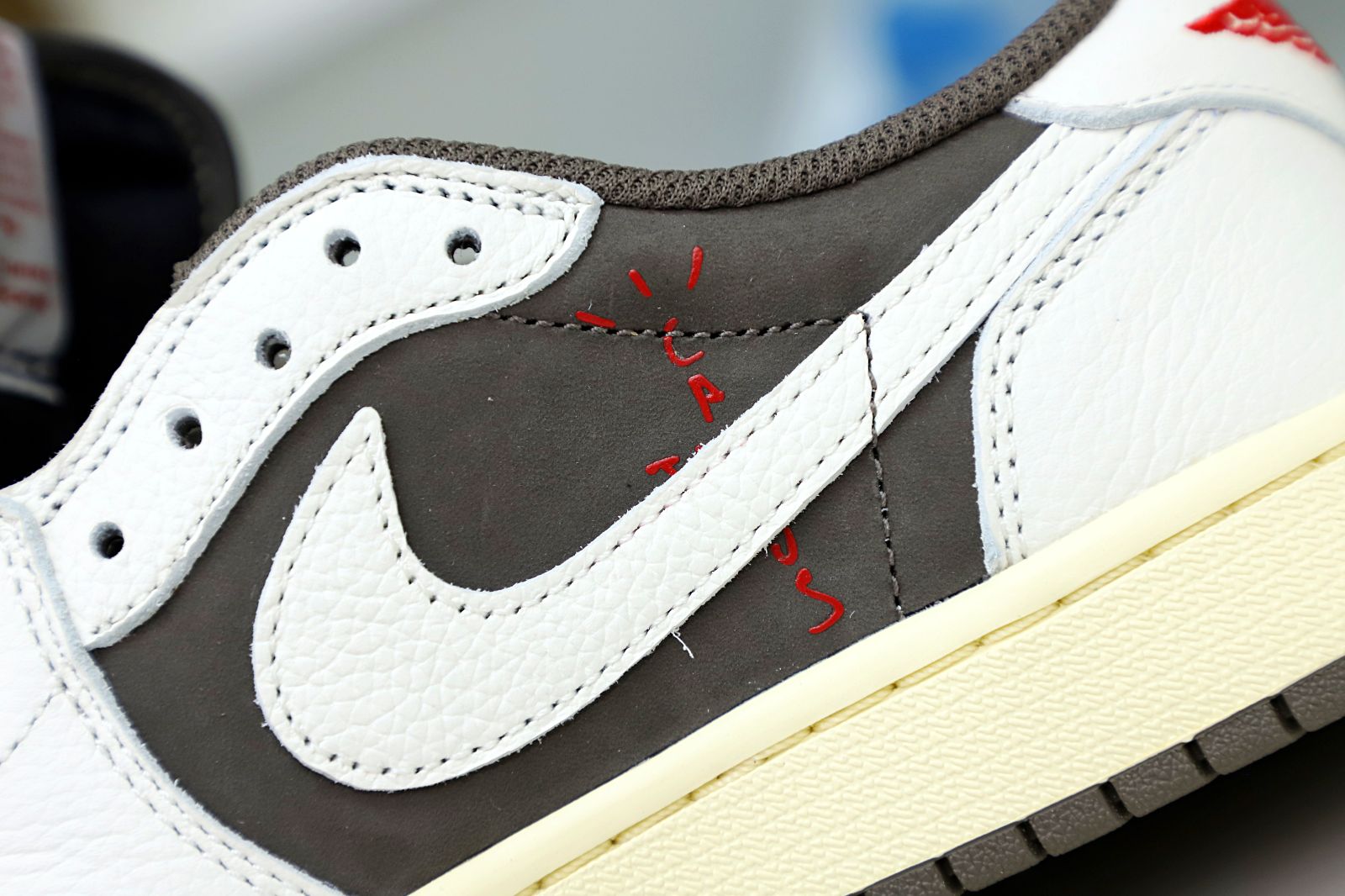 TRAVIS SCOTT X AIR JORDAN 1 LOW OG REVERSE MOCHA - finekick.vip