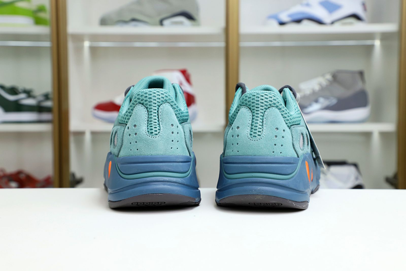 Yeezy boost 700