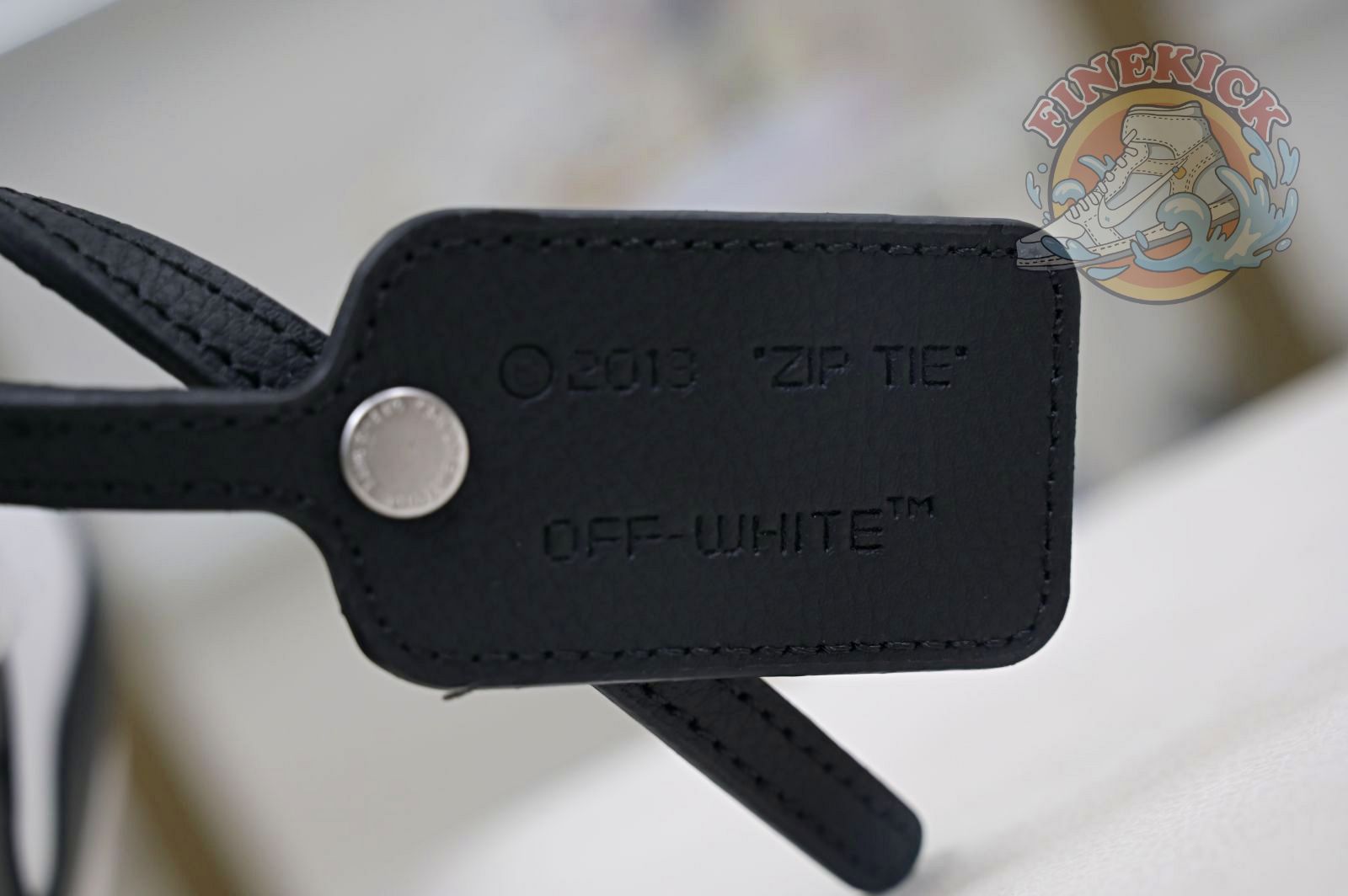 OFF-WHITE Ous Of Office - finekick.vip
