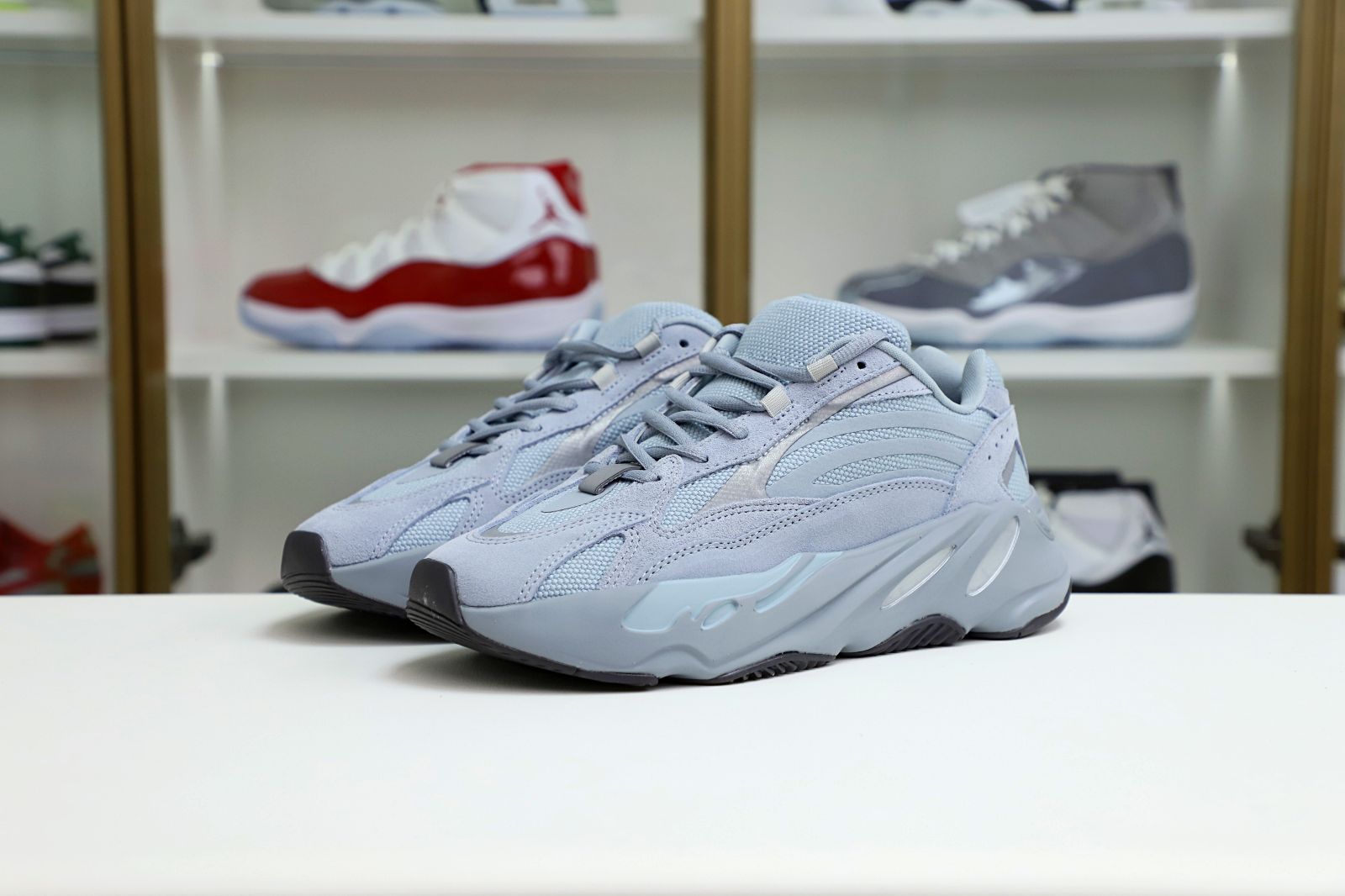 Yeezy boost 700 v2 hospita blue - finekick.vip
