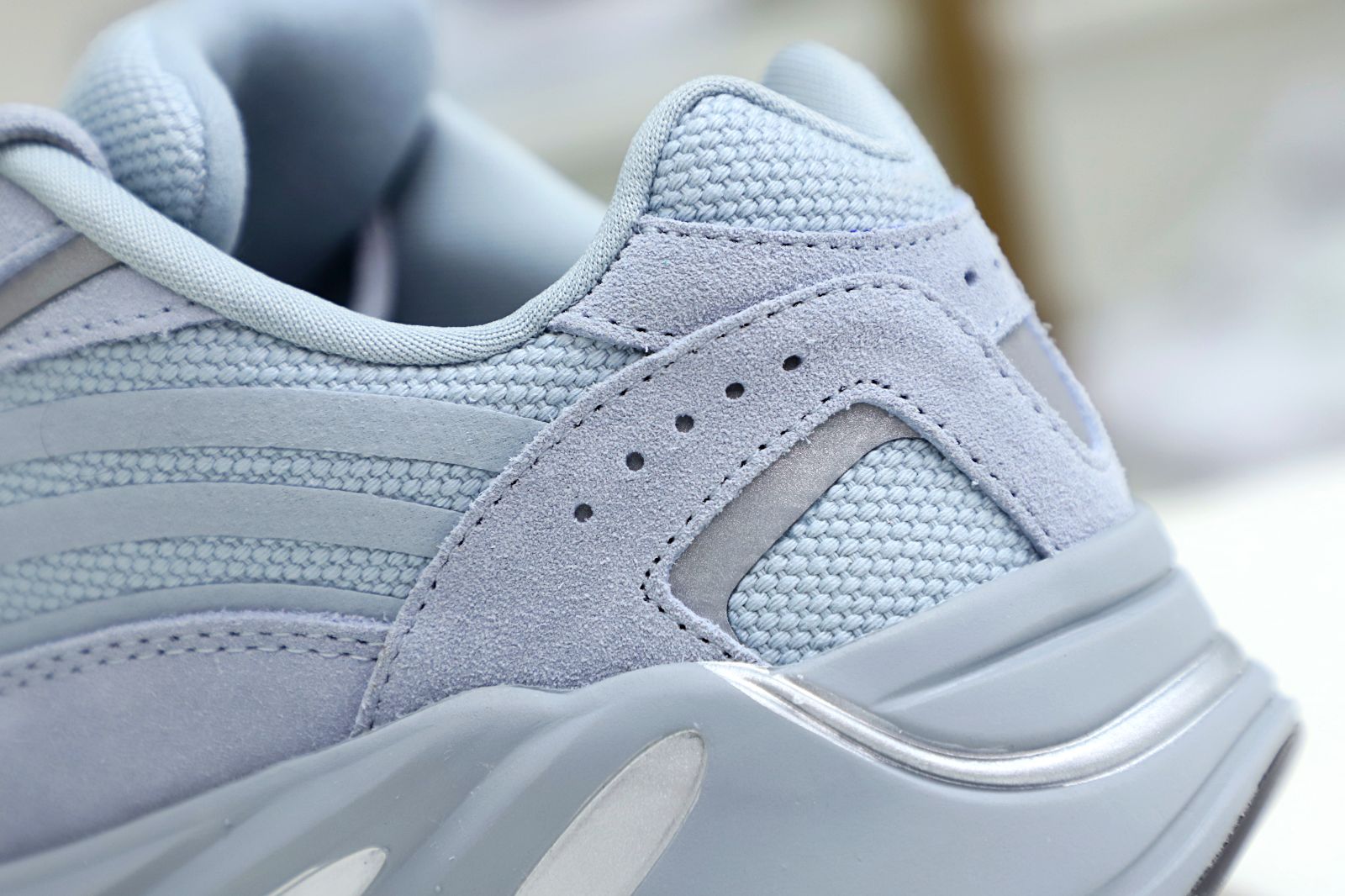 Yeezy boost 700 v2 hospita blue - finekick.vip