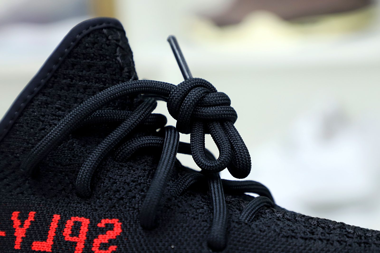 YEEZY BOOST 350 V2 'BRED' - finekick.vip