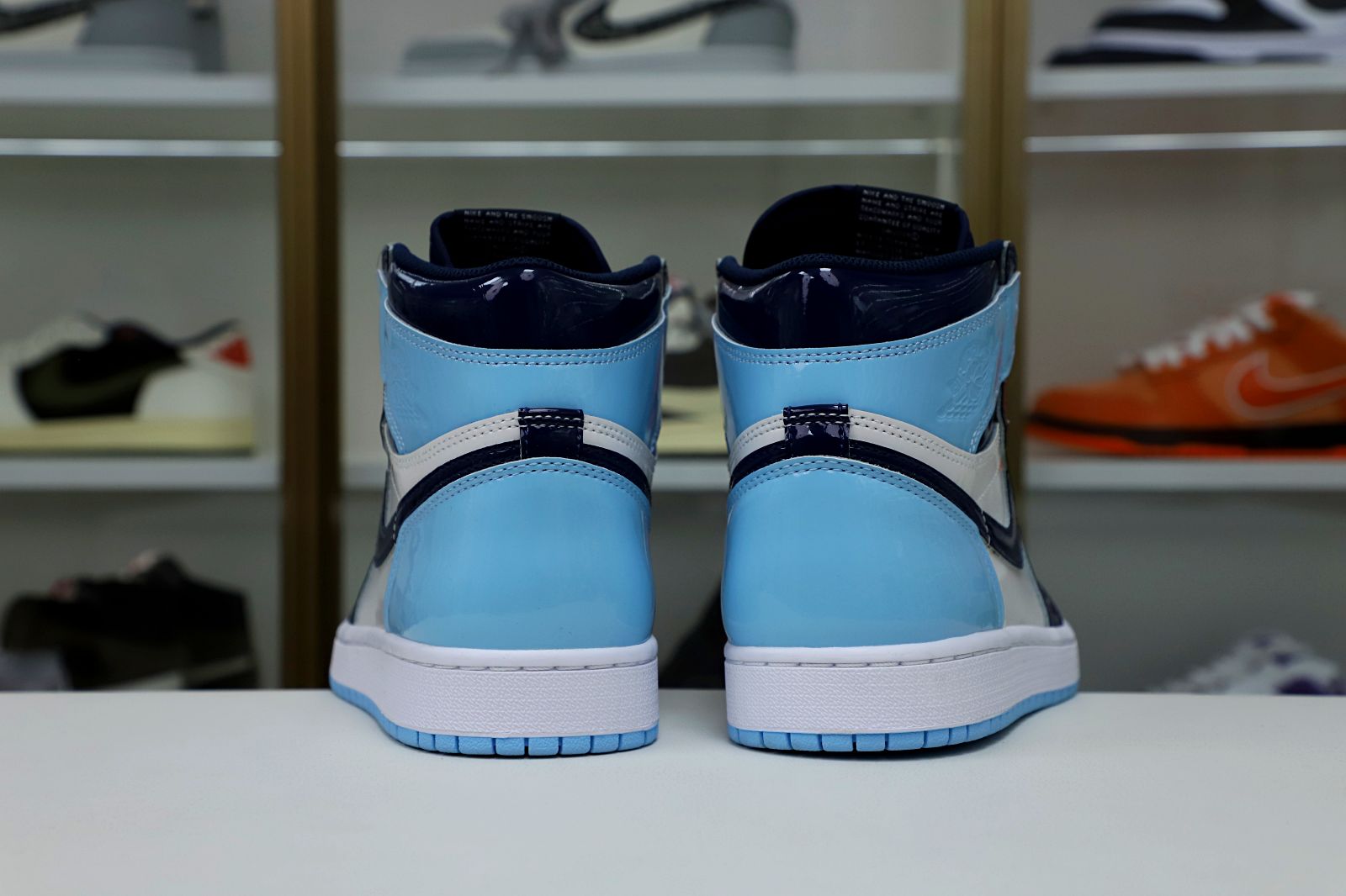 WMNS AIR JORDAN 1 RETRO HIGH OG 'BLUE CHILL' - finekick.vip