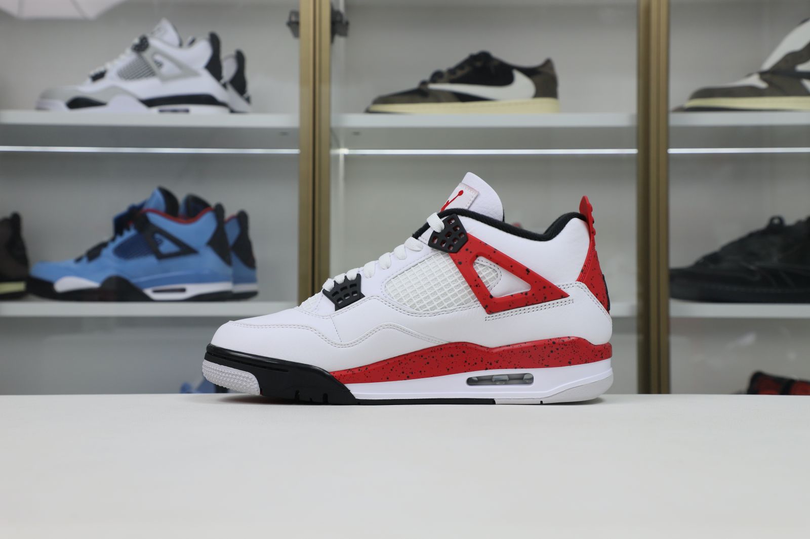 Air Jordan 4