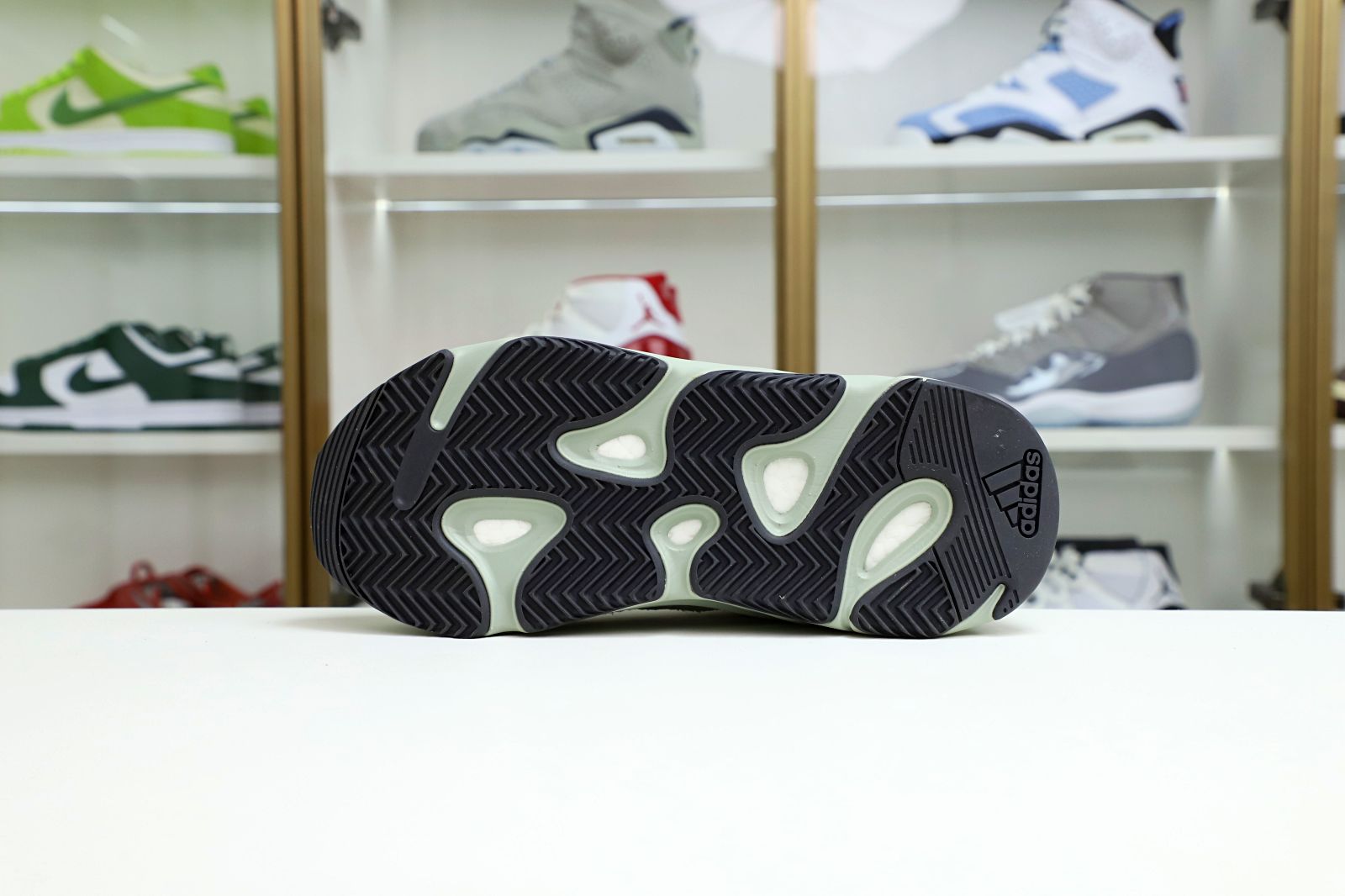 YEEZY BOOST 700 SALT - finekick.vip