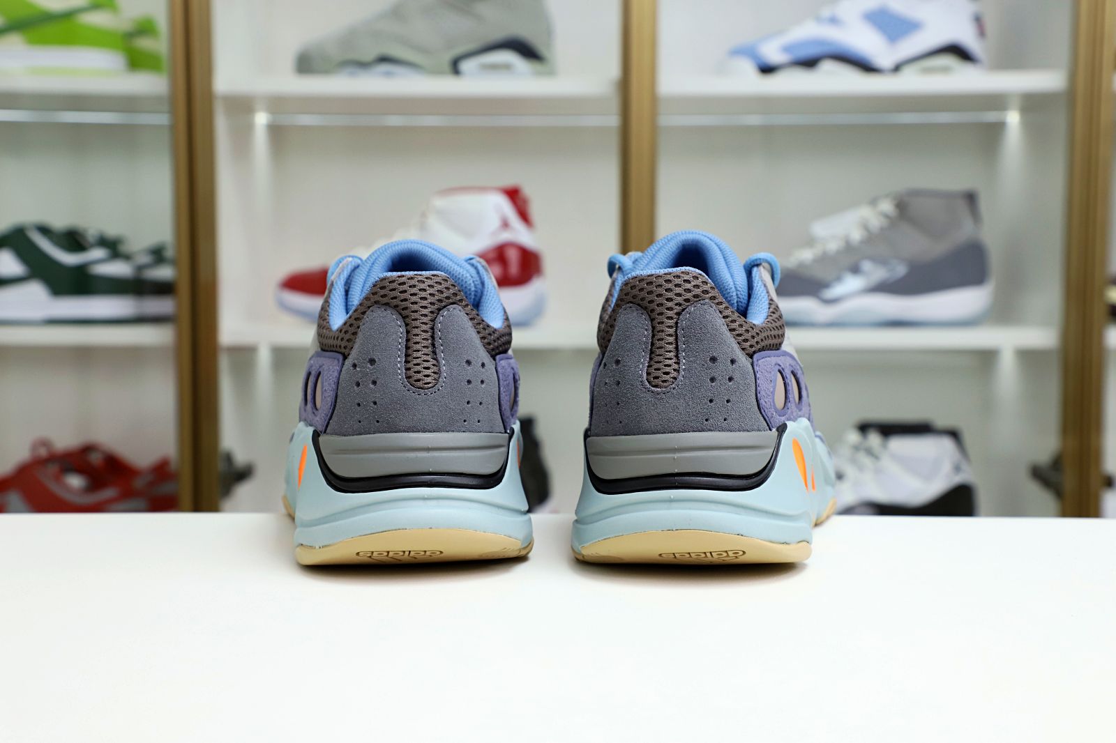 YEEZY BOOST 700 'CARBON BLUE' - finekick.vip