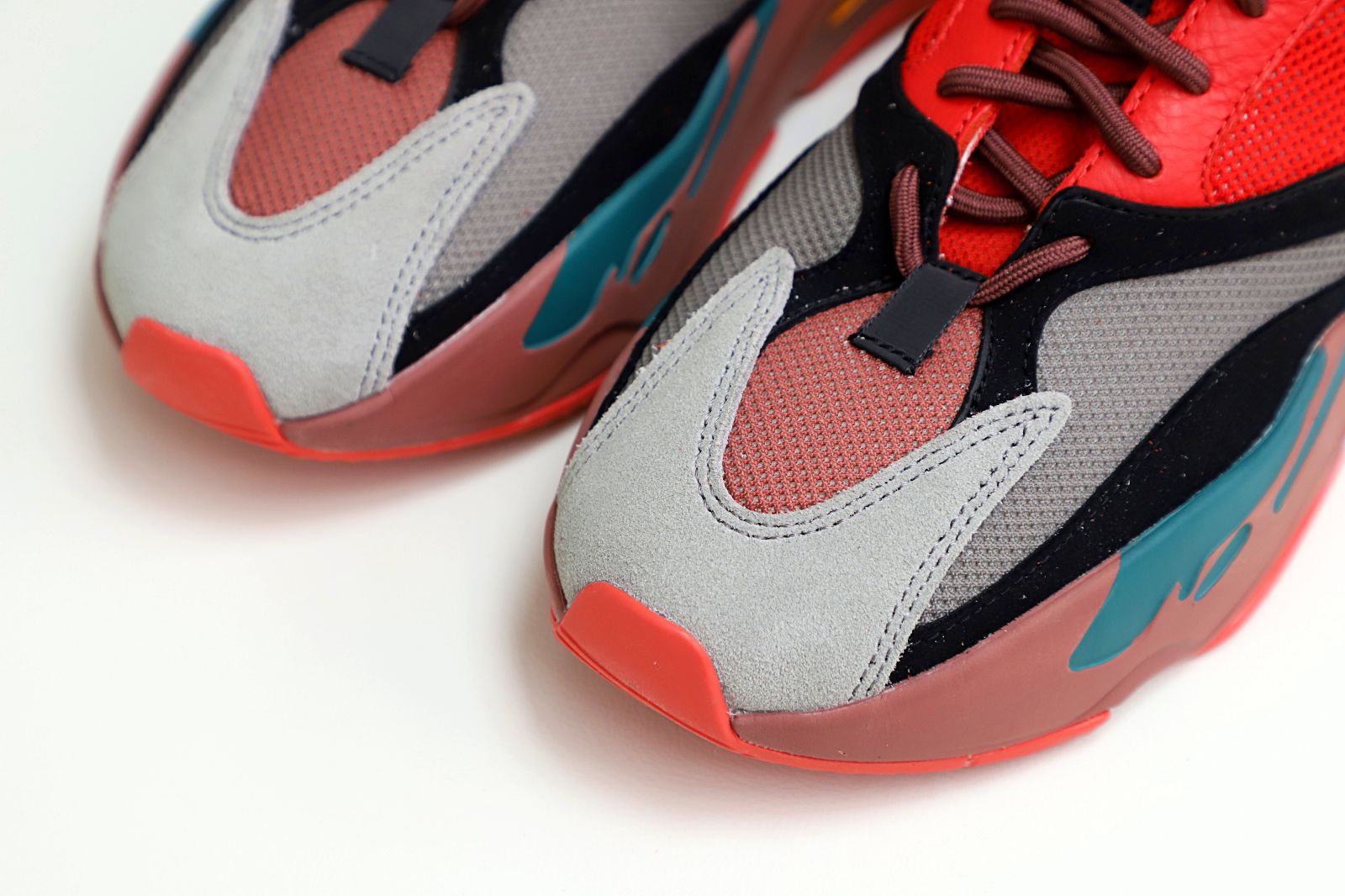 YEEZY BOOST 700 HI-RES RED HQ6979 - finekick.vip