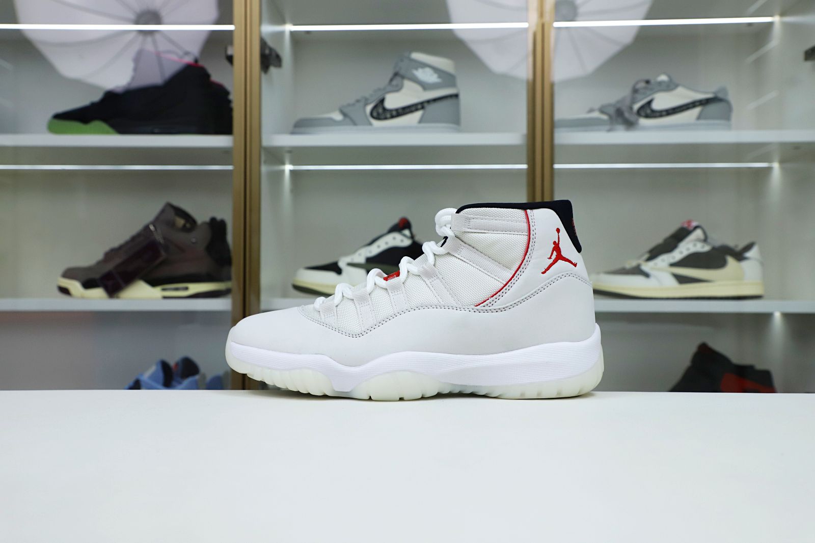 AIR JORDAN 11 XI RETRO PLATINUM TINT - finekick.vip