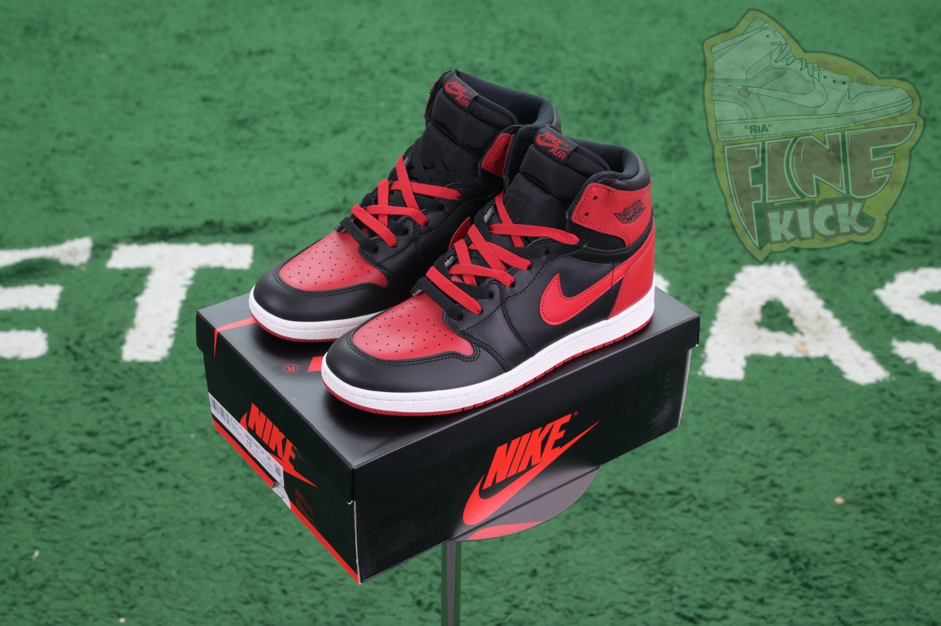 Air Jordan 1 High 85 Bred 2025 - finekick.vip