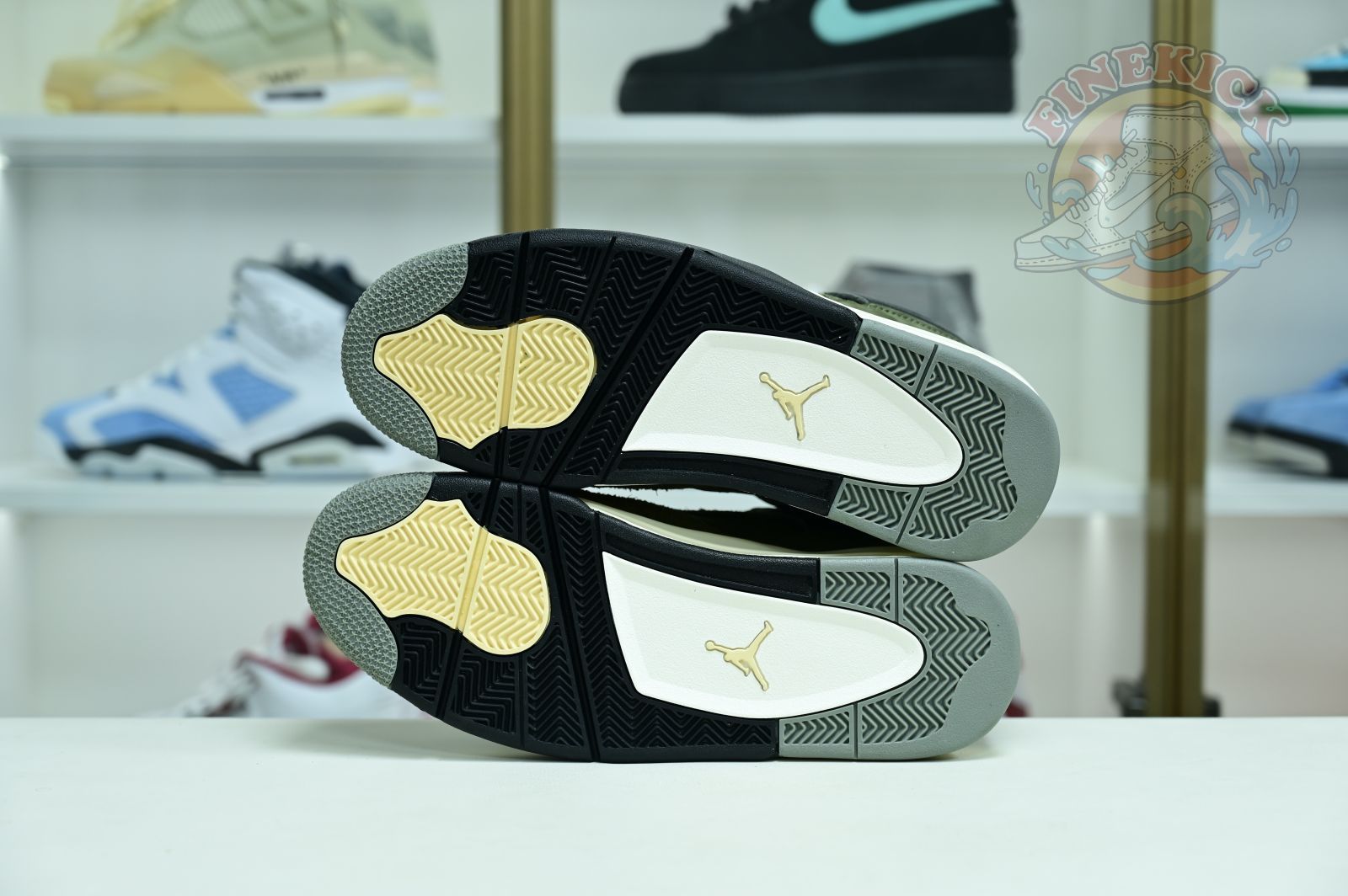 Air Jordan4