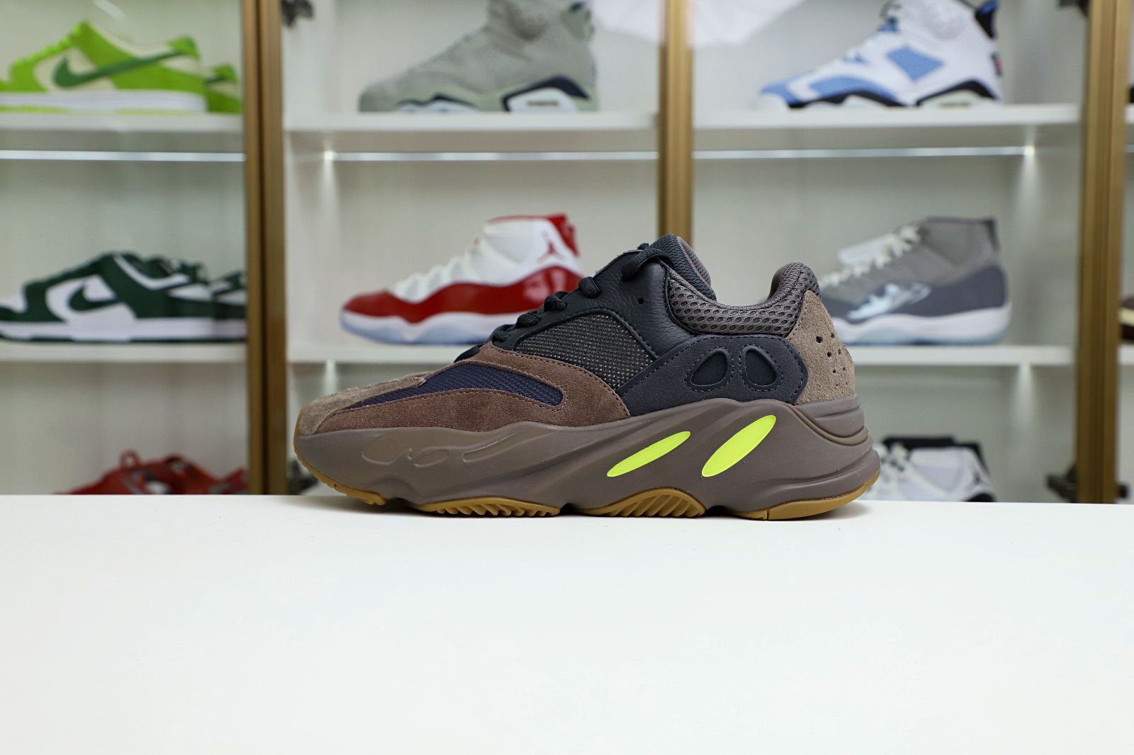 YEEZY BOOST 700 'MAUVE' - finekick.vip