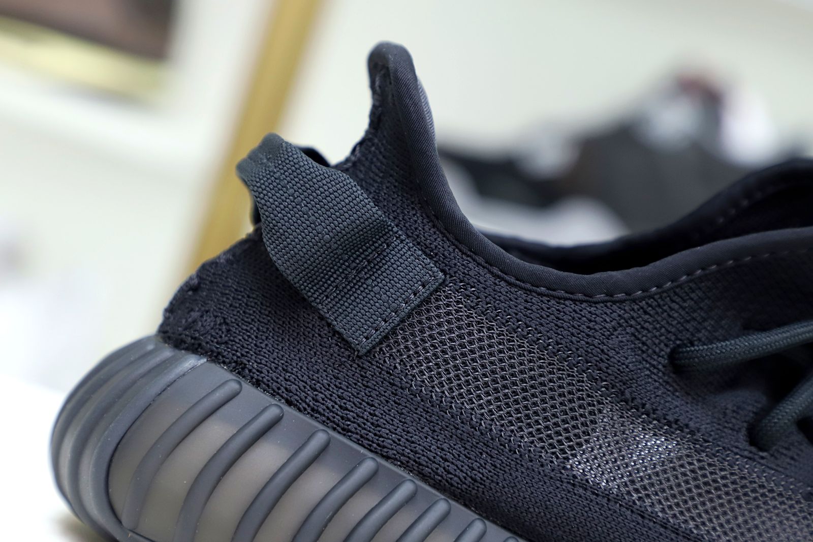 YEEZY BOOST 350 V2 ONYX - finekick.vip