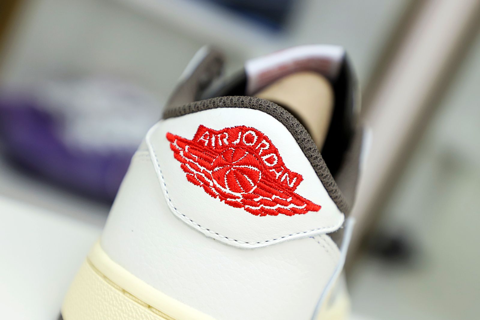 TRAVIS SCOTT X AIR JORDAN 1 LOW OG REVERSE MOCHA - finekick.vip