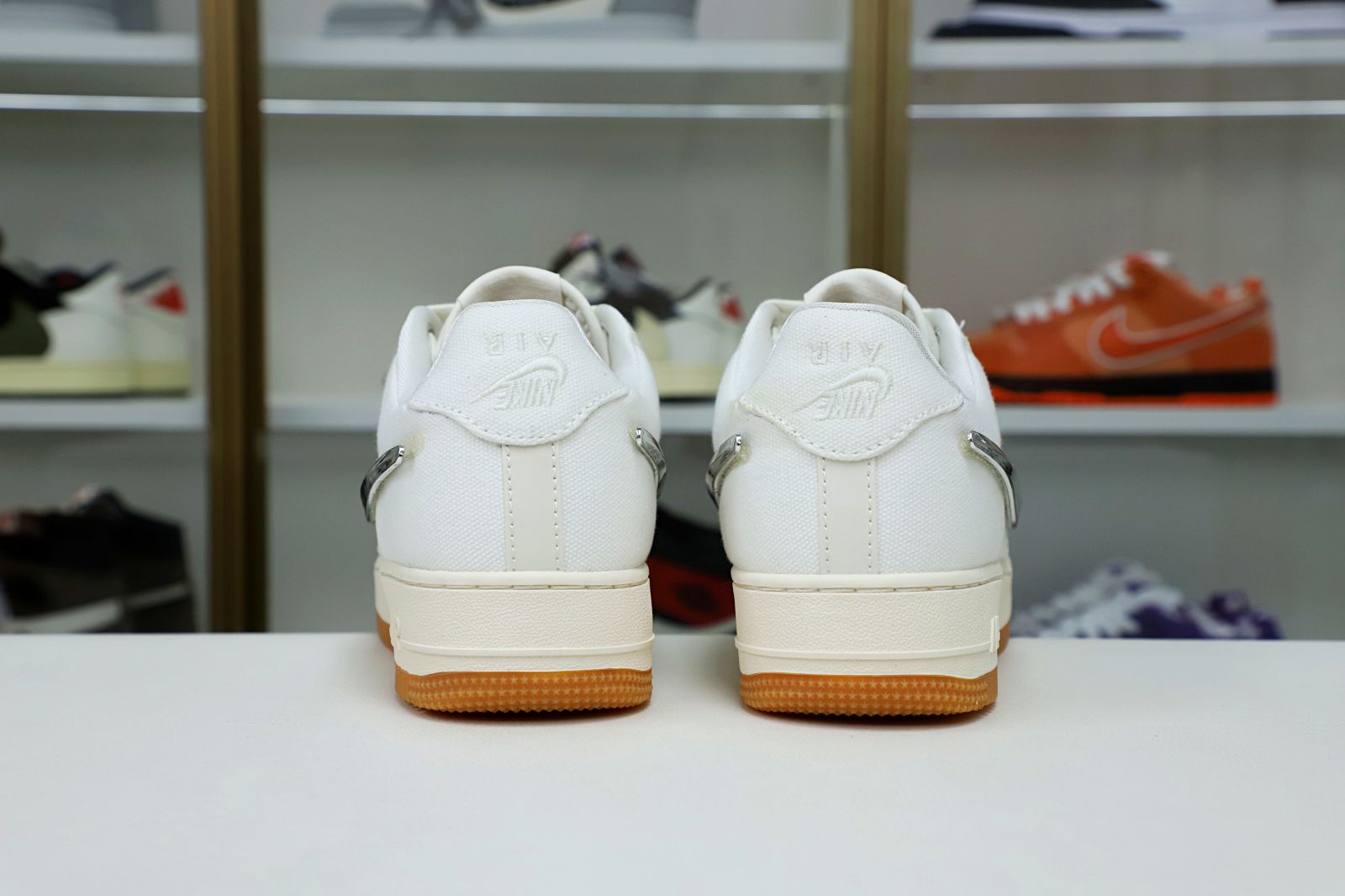 TRAVIS SCOTT X AIR FORCE 1 'SAIL' - finekick.vip