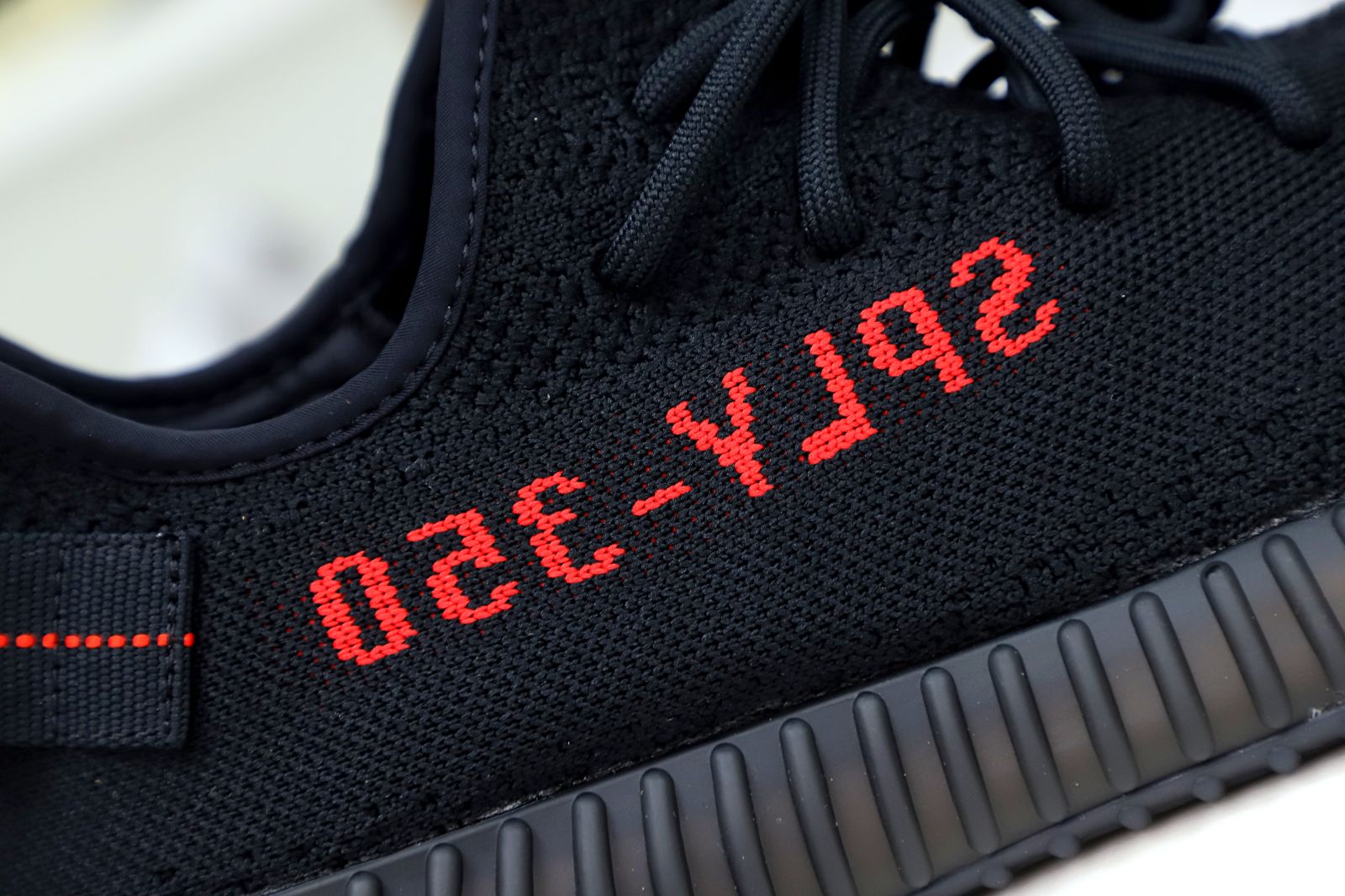 YEEZY BOOST 350 V2 'BRED' - finekick.vip