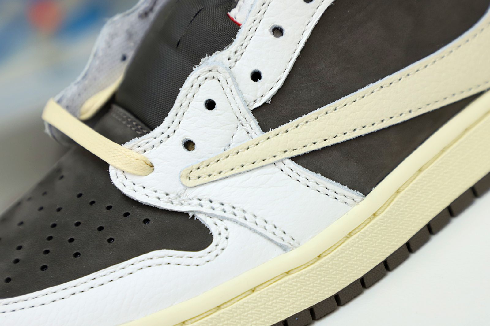 TRAVIS SCOTT X AIR JORDAN 1 LOW OG REVERSE MOCHA - finekick.vip