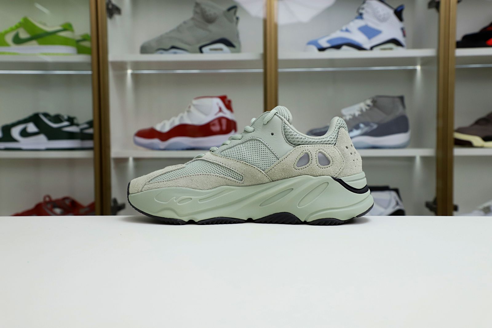 YEEZY BOOST 700 SALT - finekick.vip